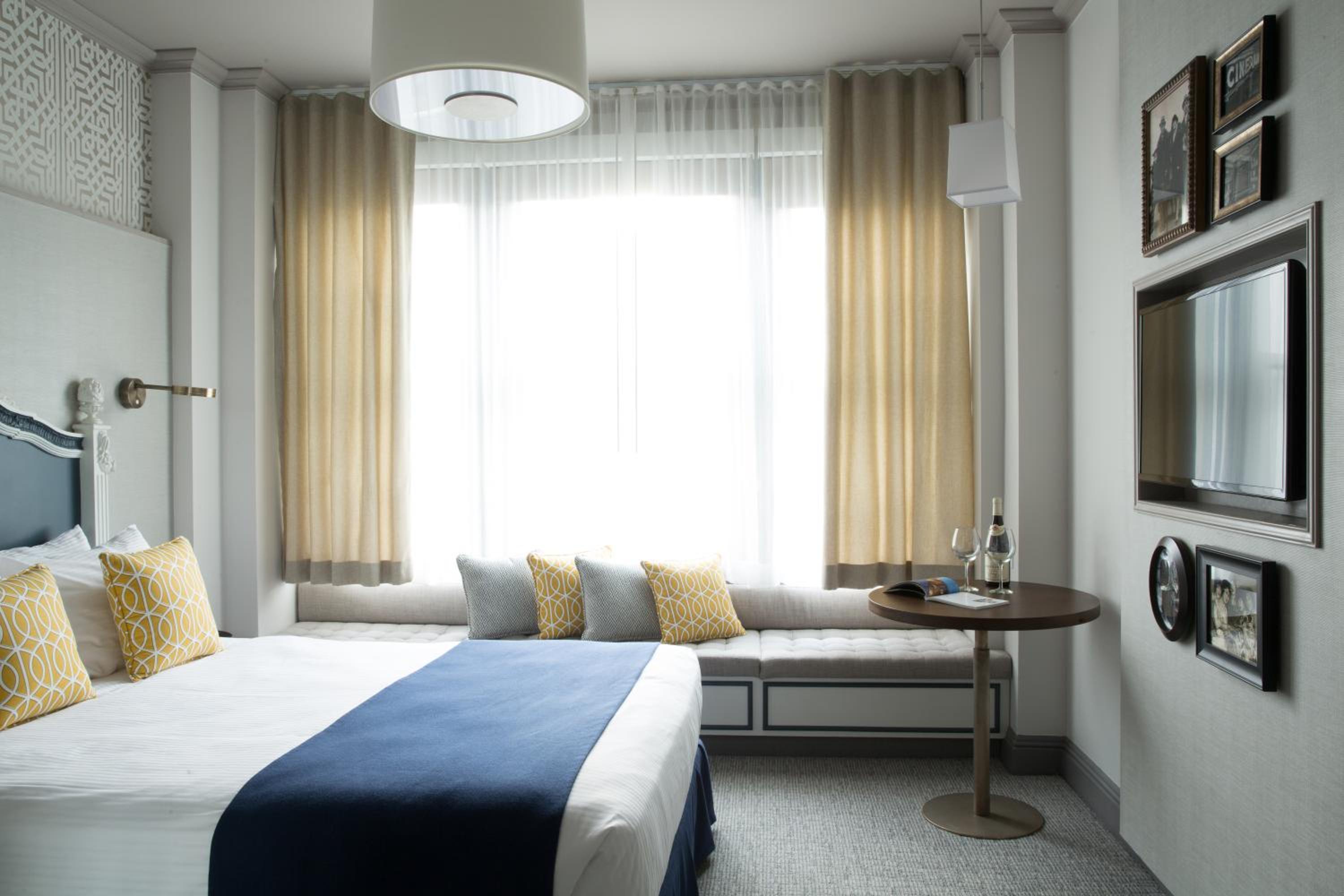 Deluxe Queen Room at Warwick San Francisco in San Francisco