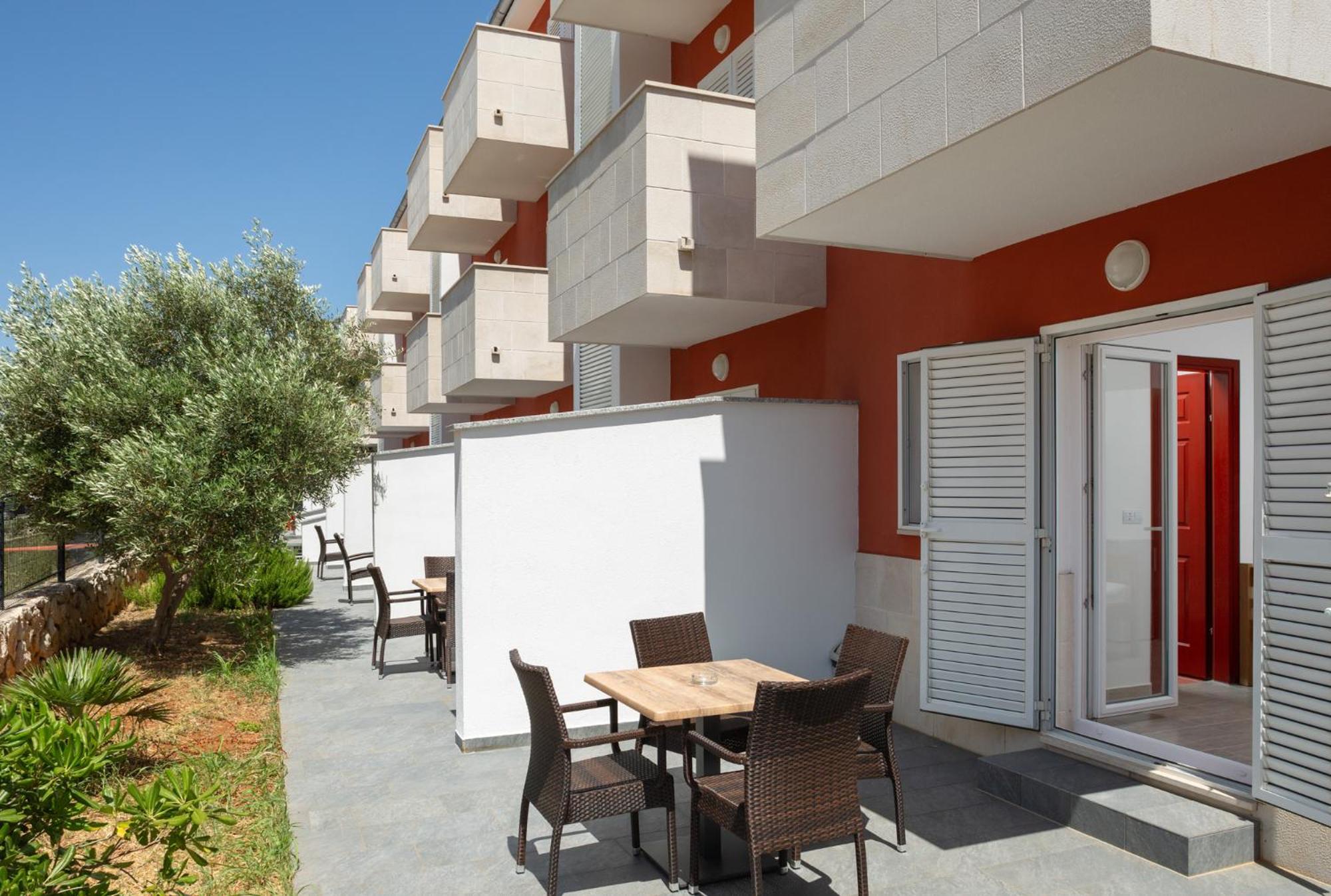 Twin Room with Terrace photo 2