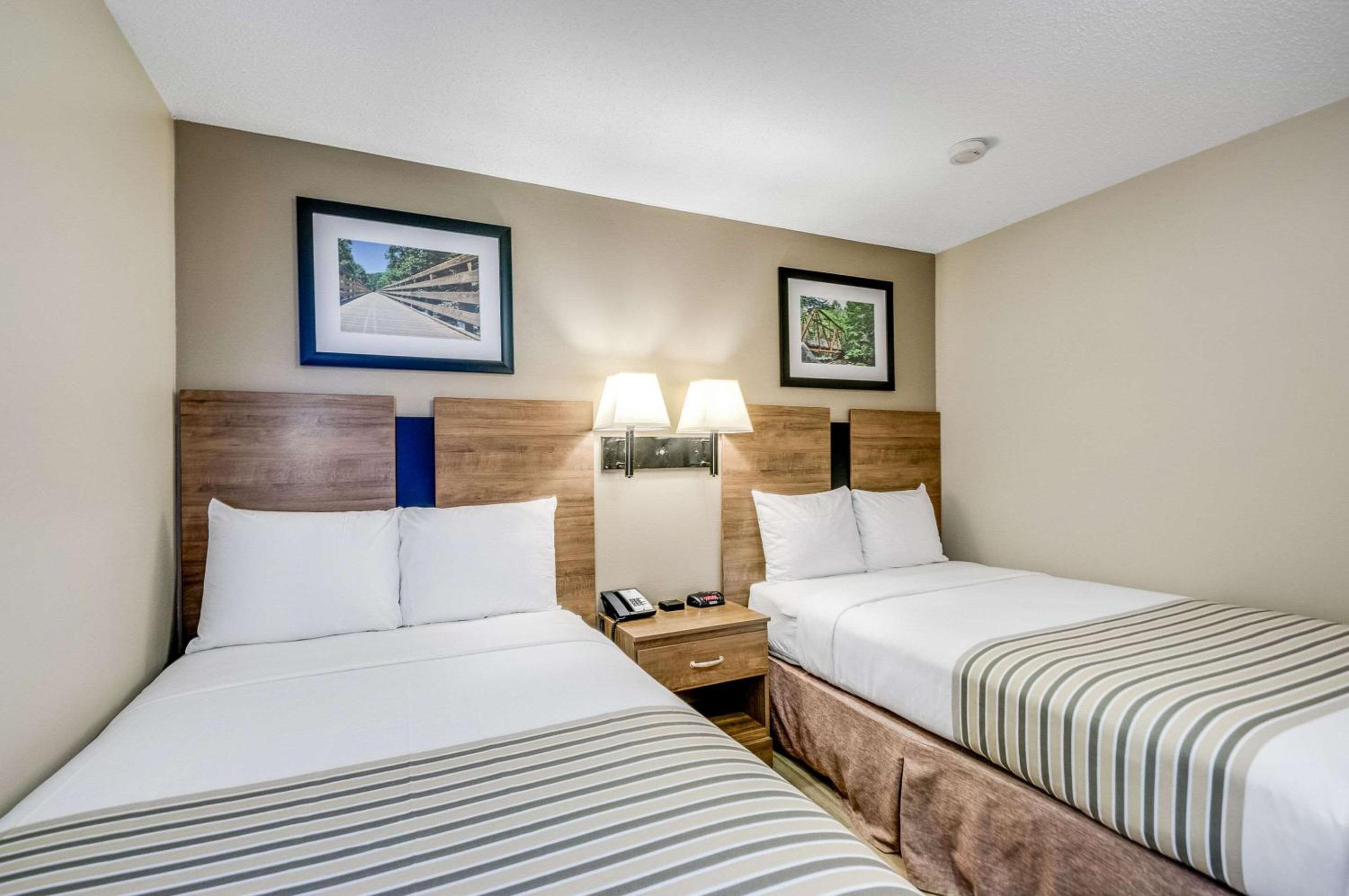 Double Room with Two Double Beds - Non-Smoking photo 1