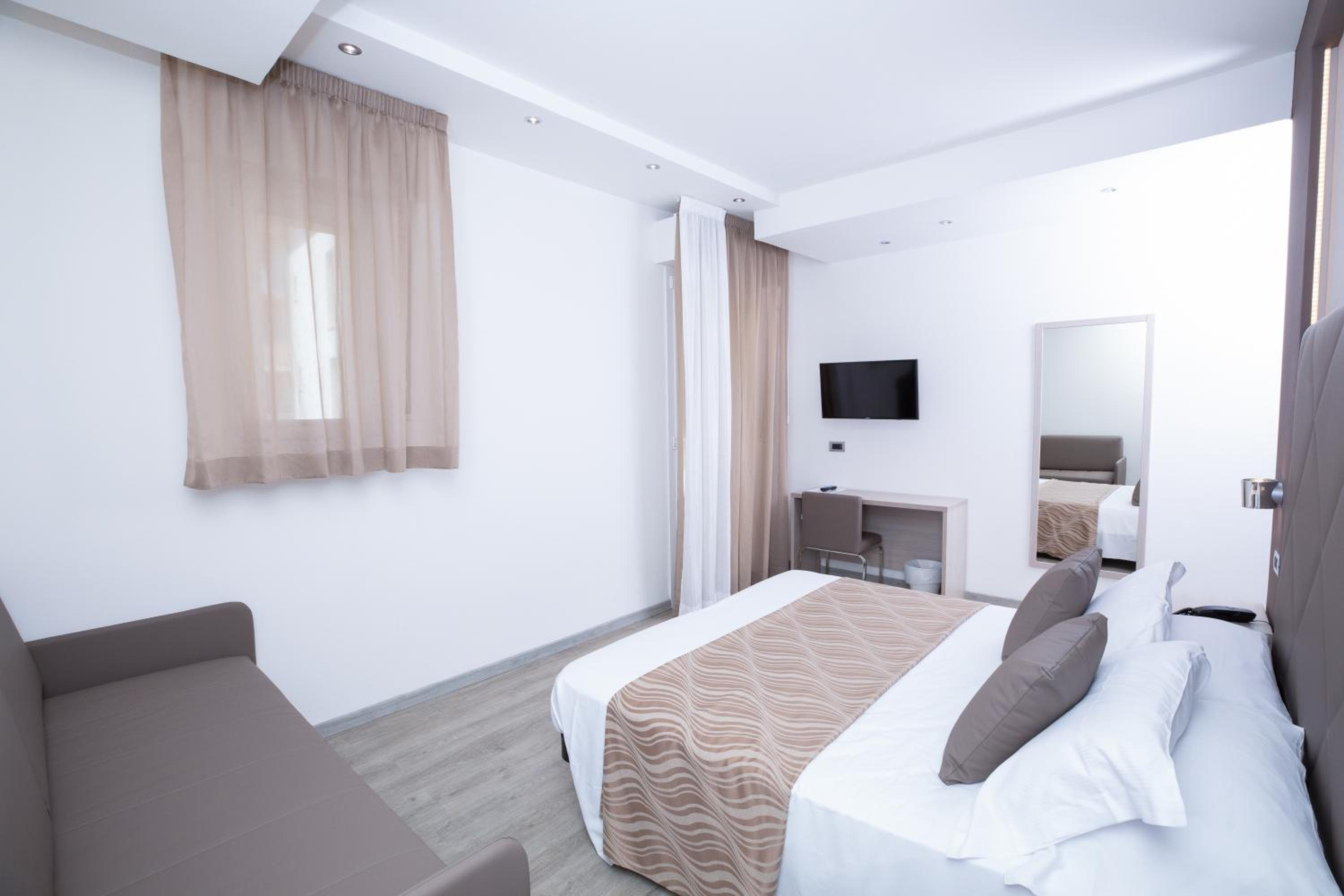 Comfort Triple Room - Photo 10