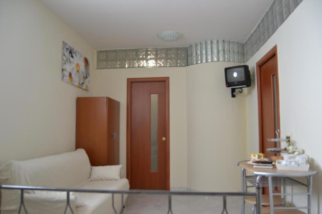 Classic Triple Room photo 1