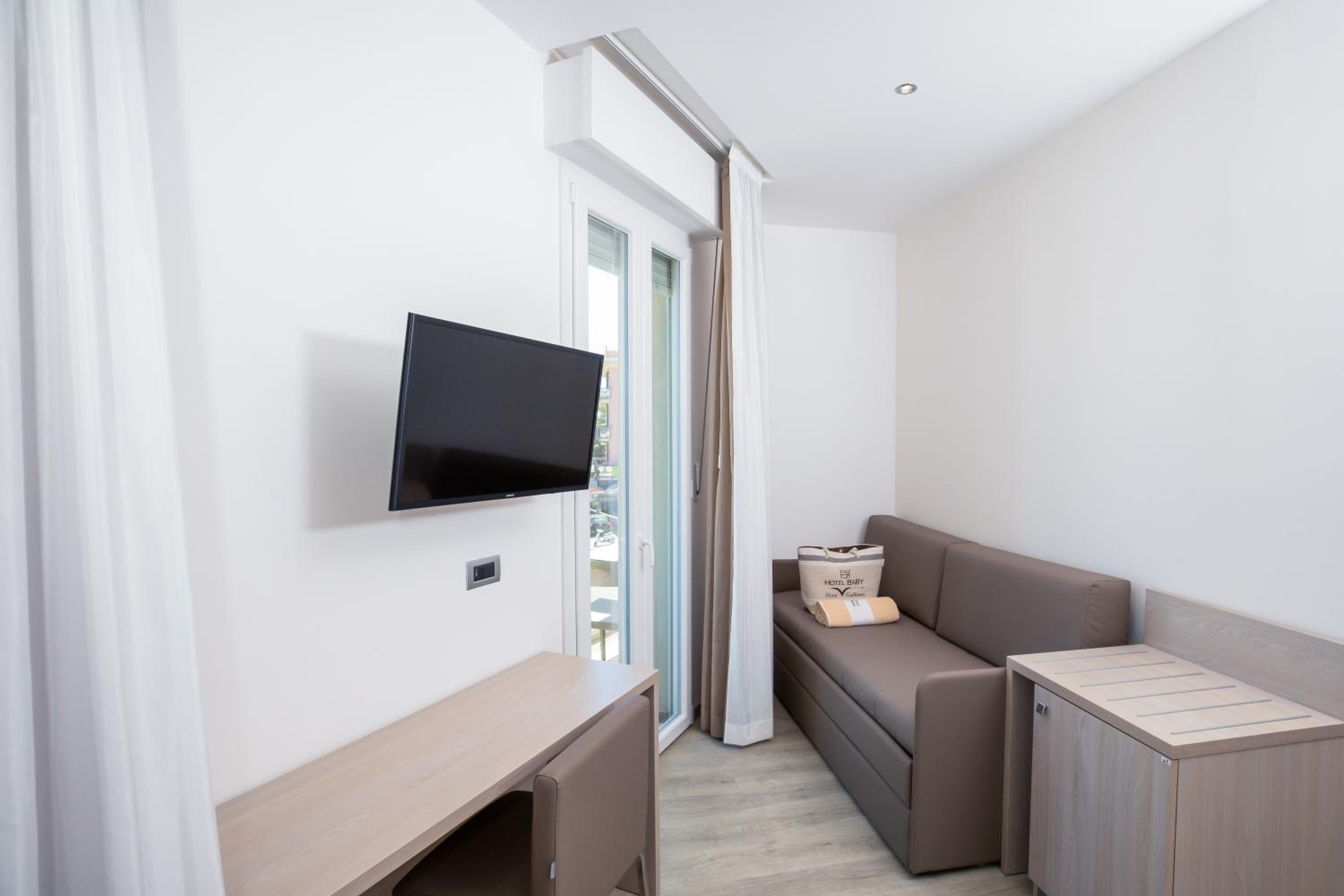 Superior Triple Room with Partial Sea View - Photo 1