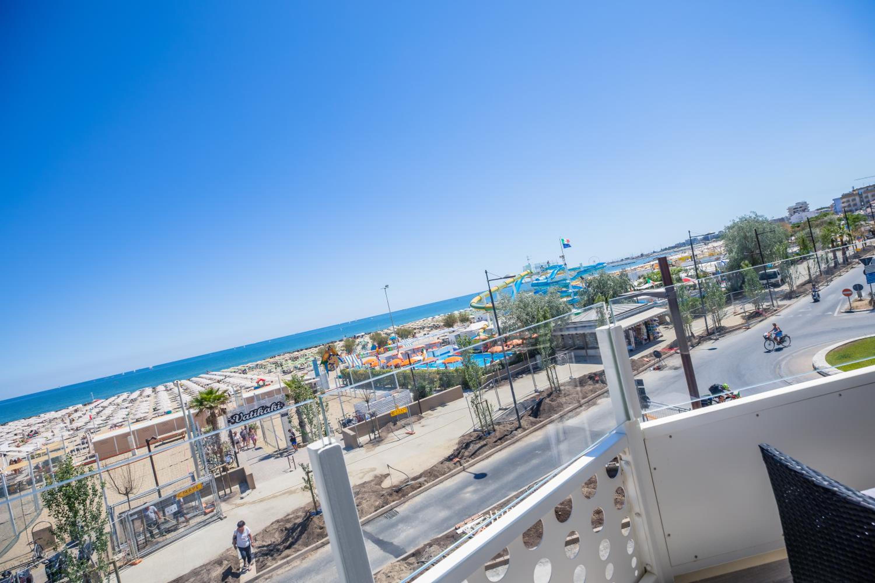 Deluxe Double Room with Balcony and Sea View - Photo 4