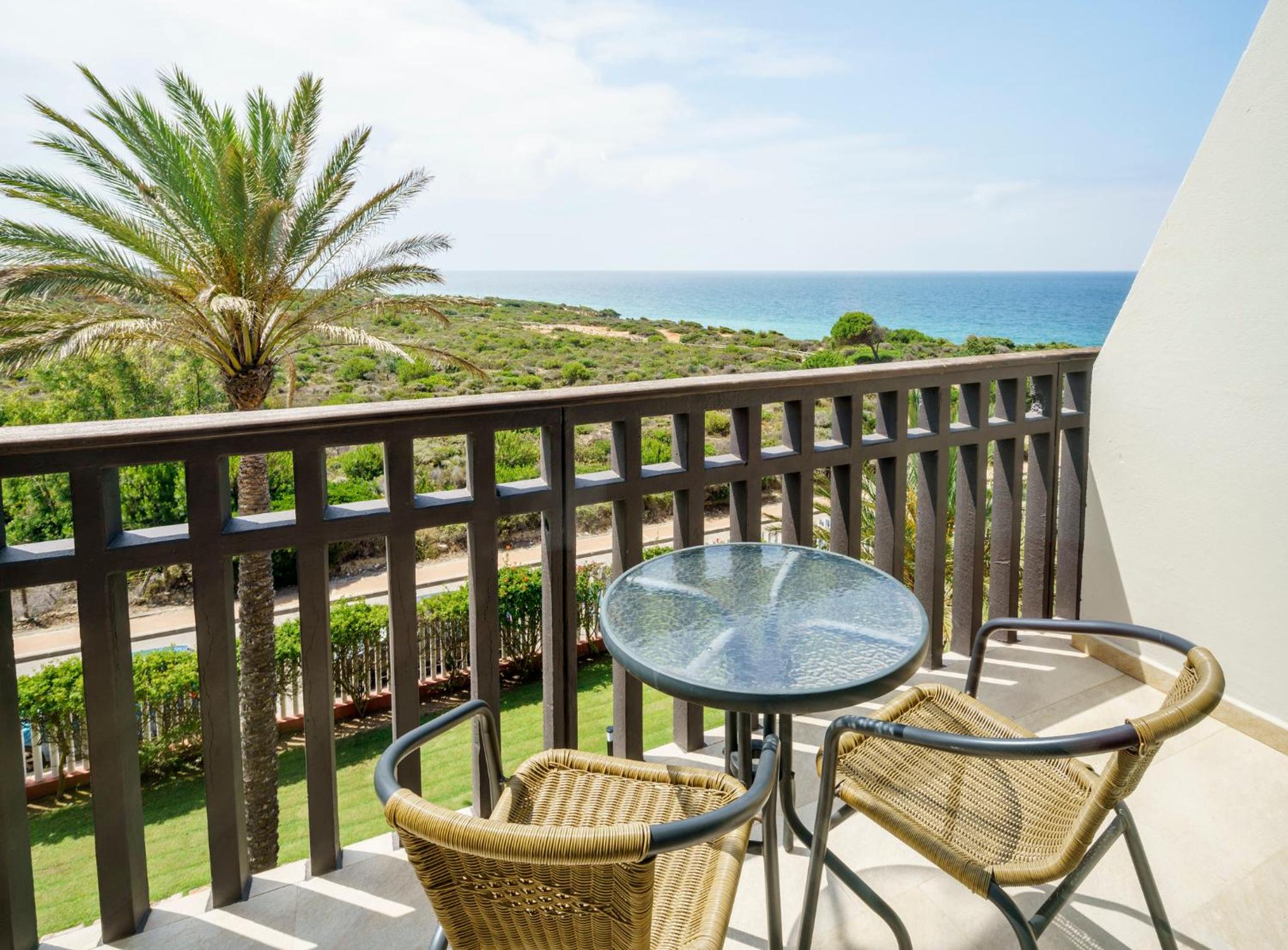 Double or Twin Room with Sea View photo 2