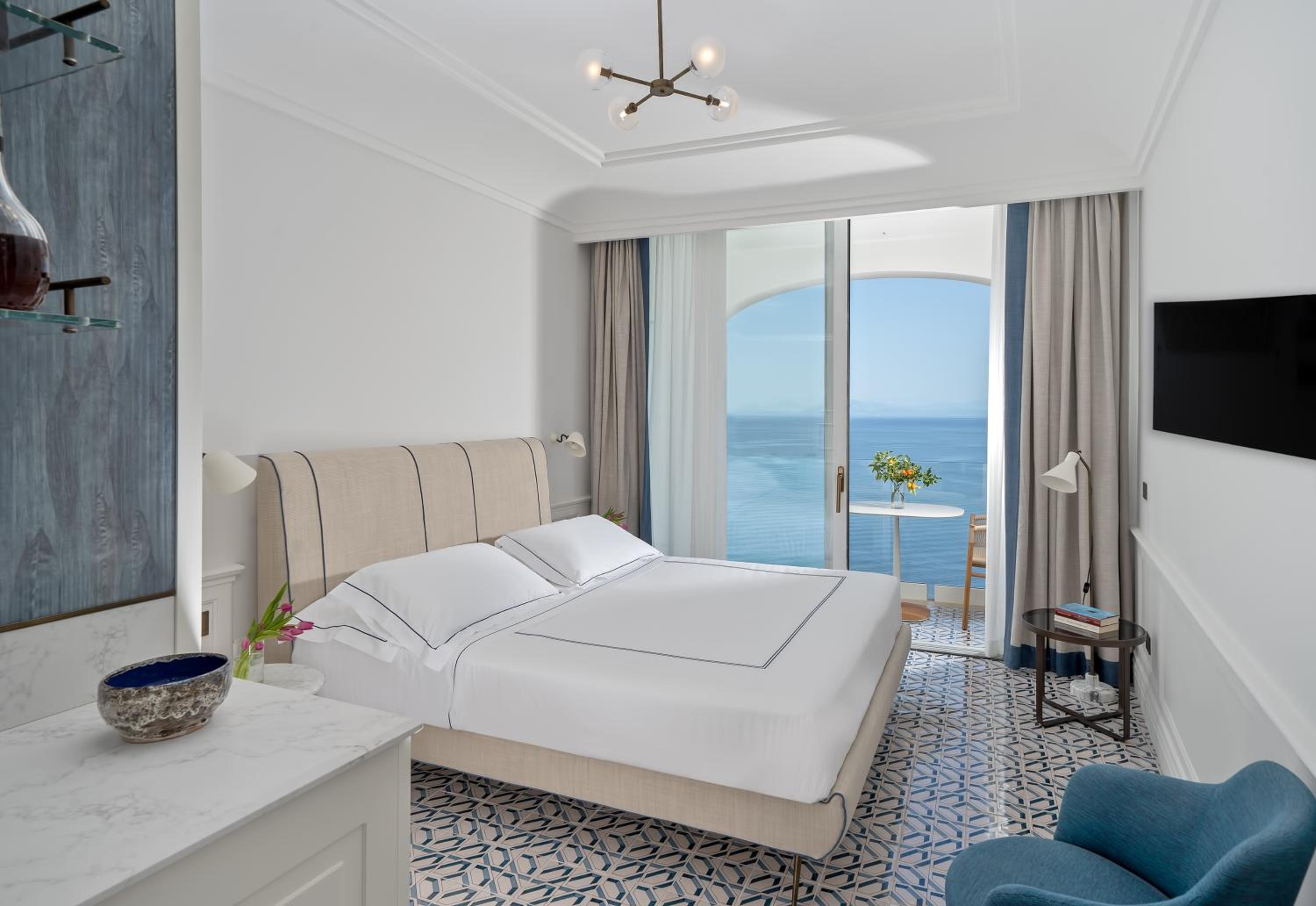 Deluxe Double Room with Sea View photo 2