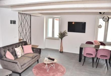 One-Bedroom Apartment - Photo 4