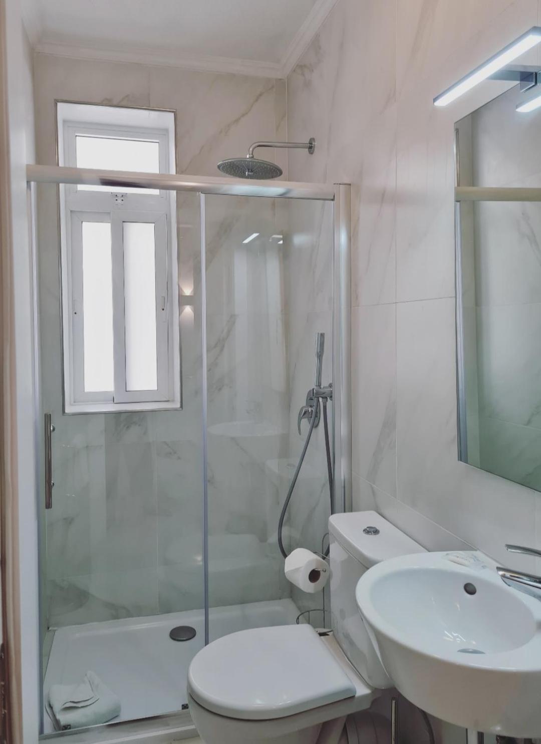Double Room - Photo 6
