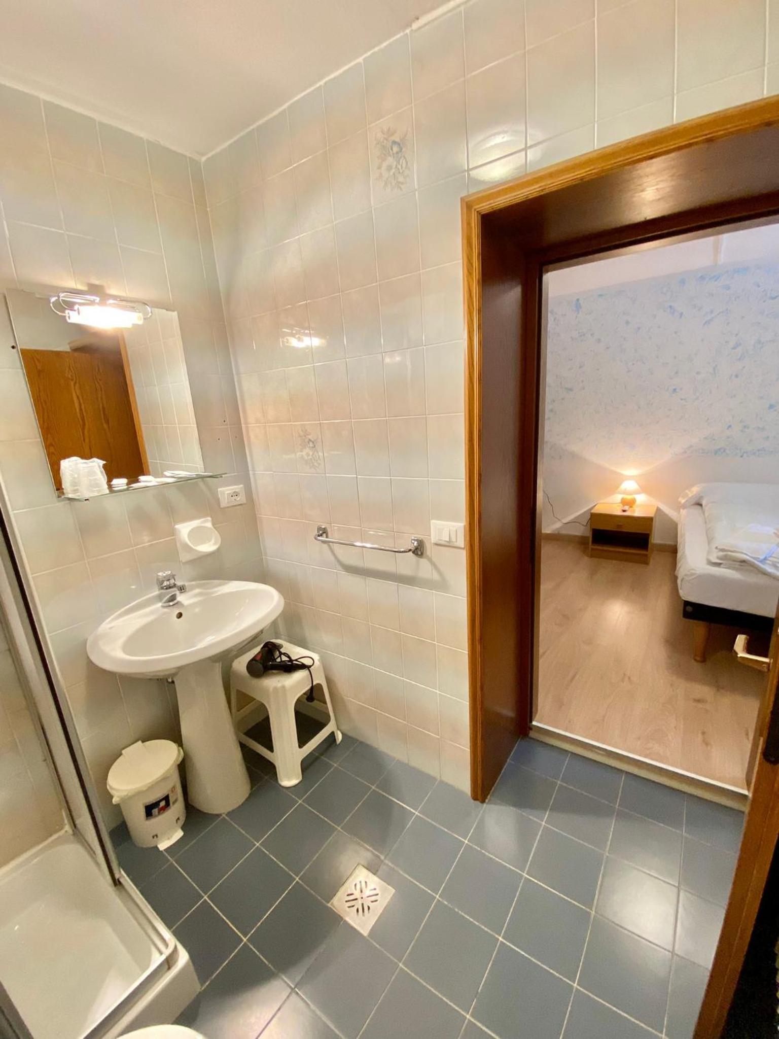 Double Room - Photo 6