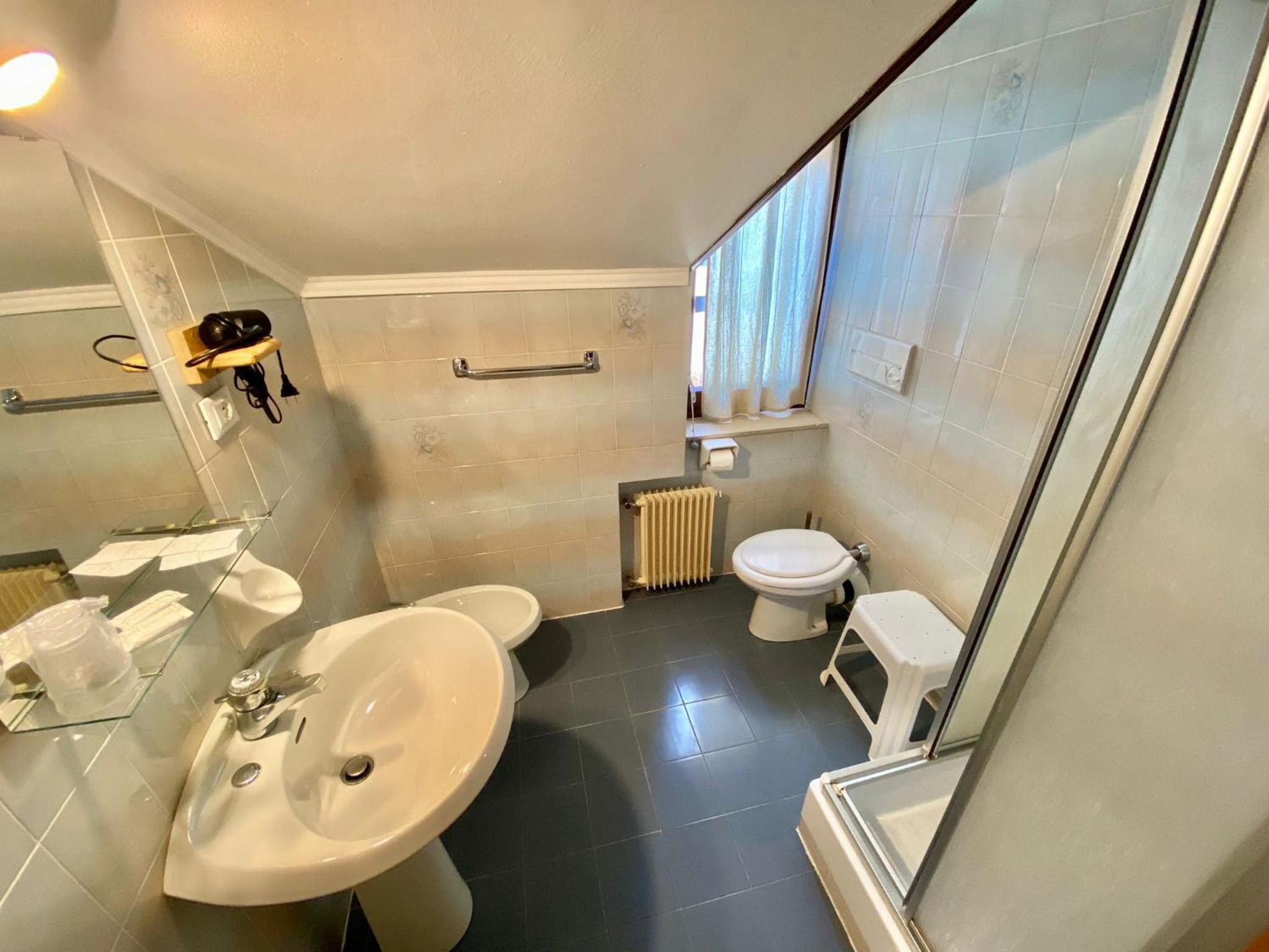 Double Room - Photo 4