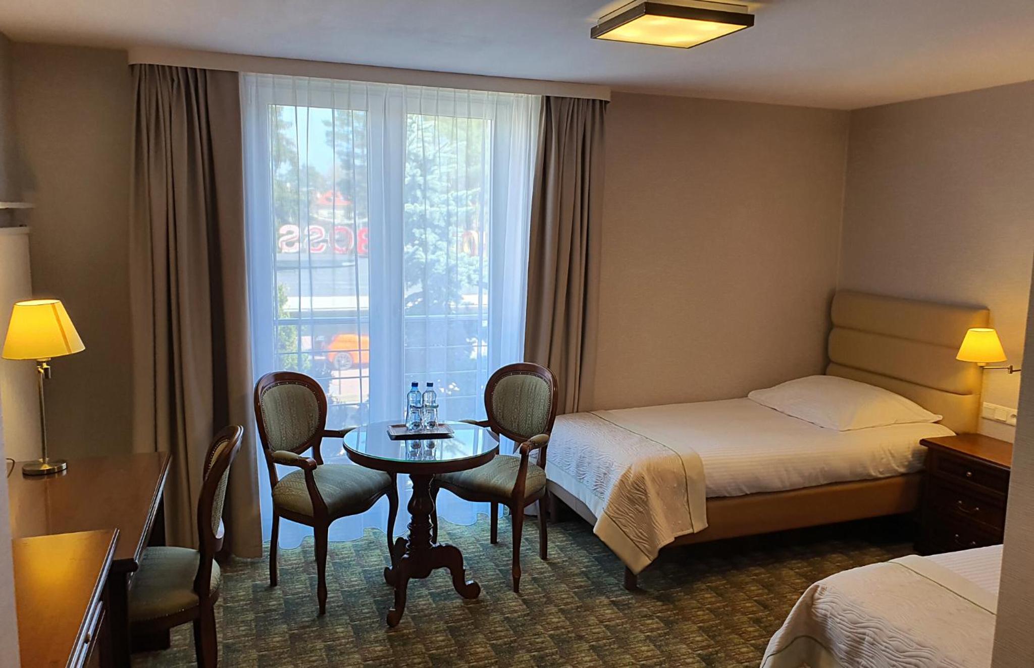 Double or Twin Room - Photo 4