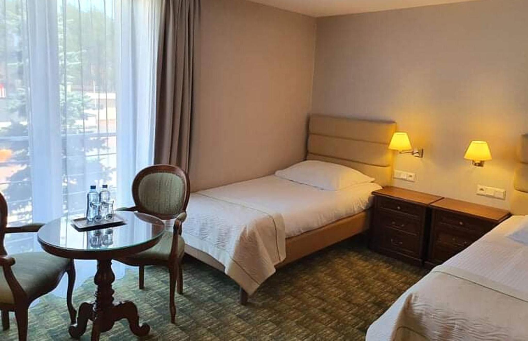 Double or Twin Room - Photo 5