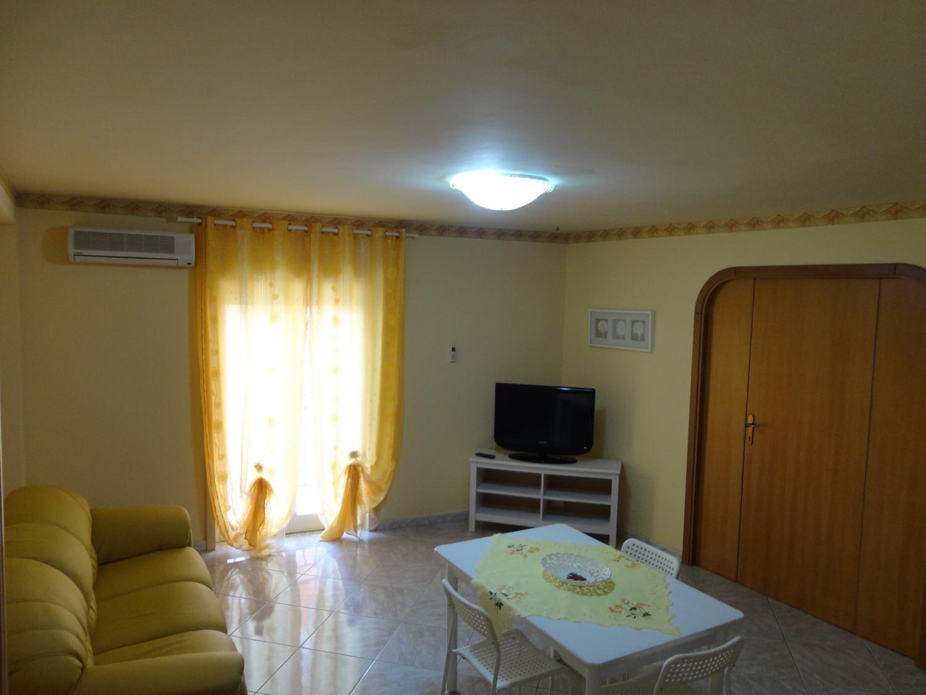 Apartment photo 1