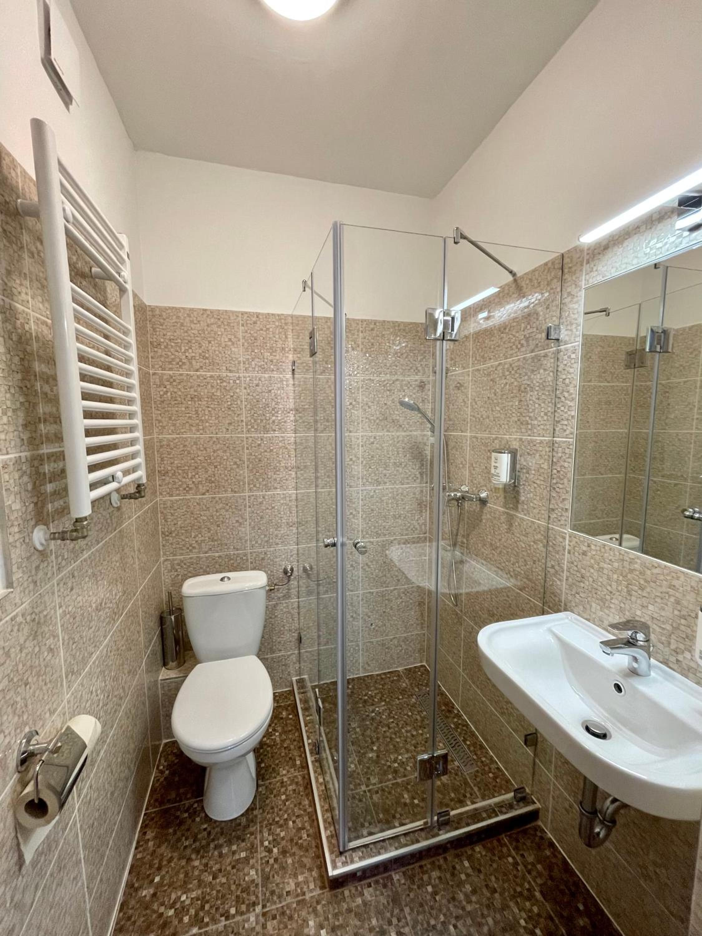 Double Room - Photo 4