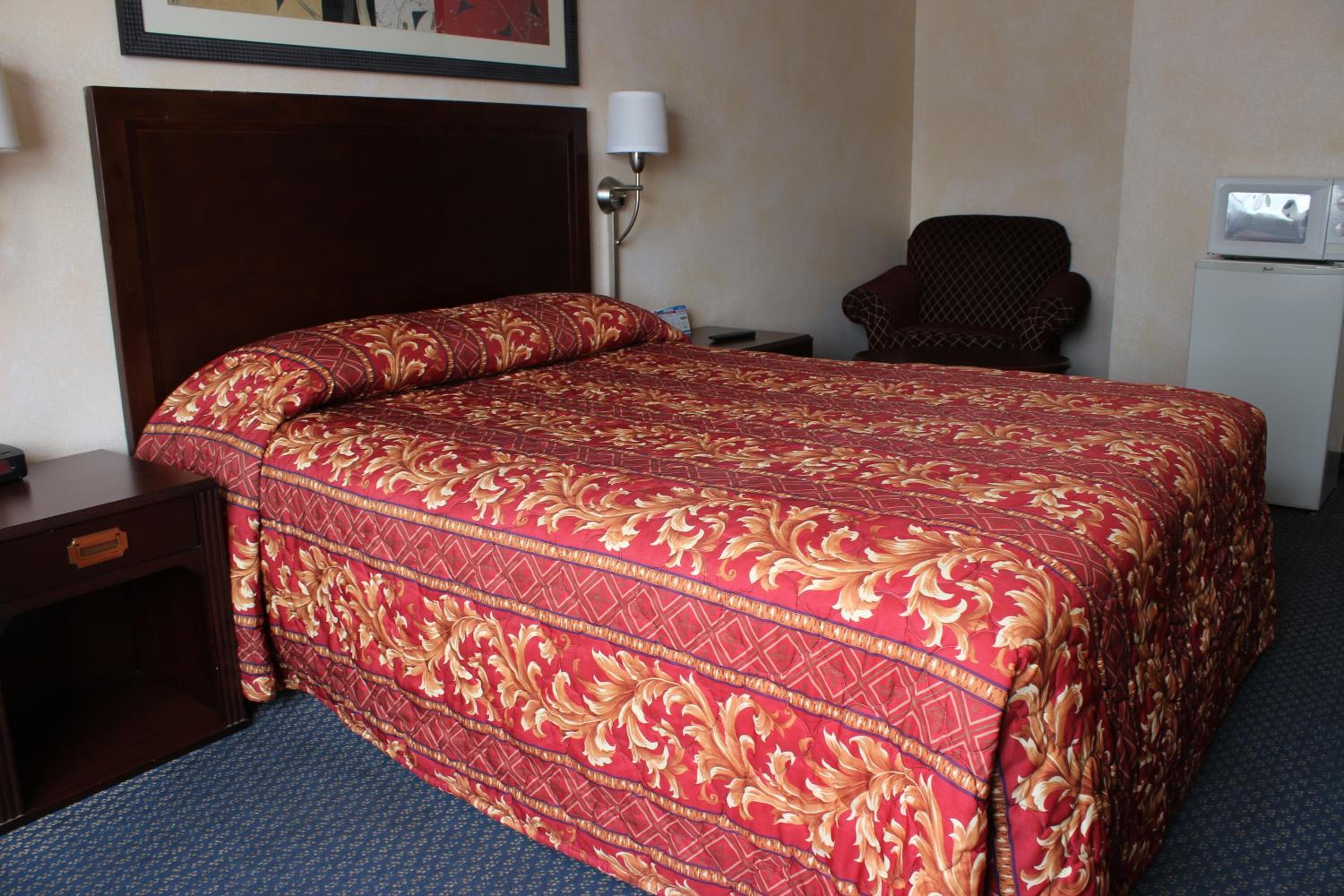 Queen Room - Photo 1