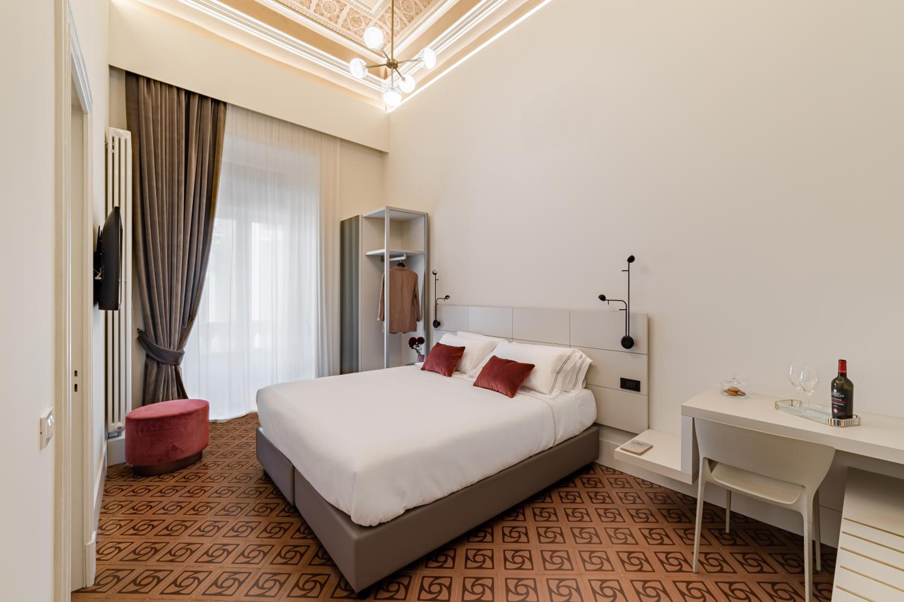Double or Twin Room with Balcony - Photo 1