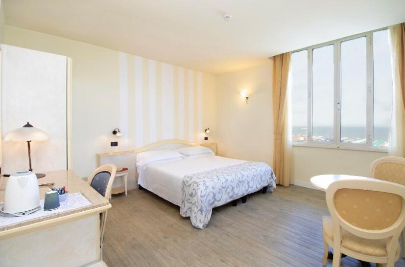 Triple Room with Sea View photo 1