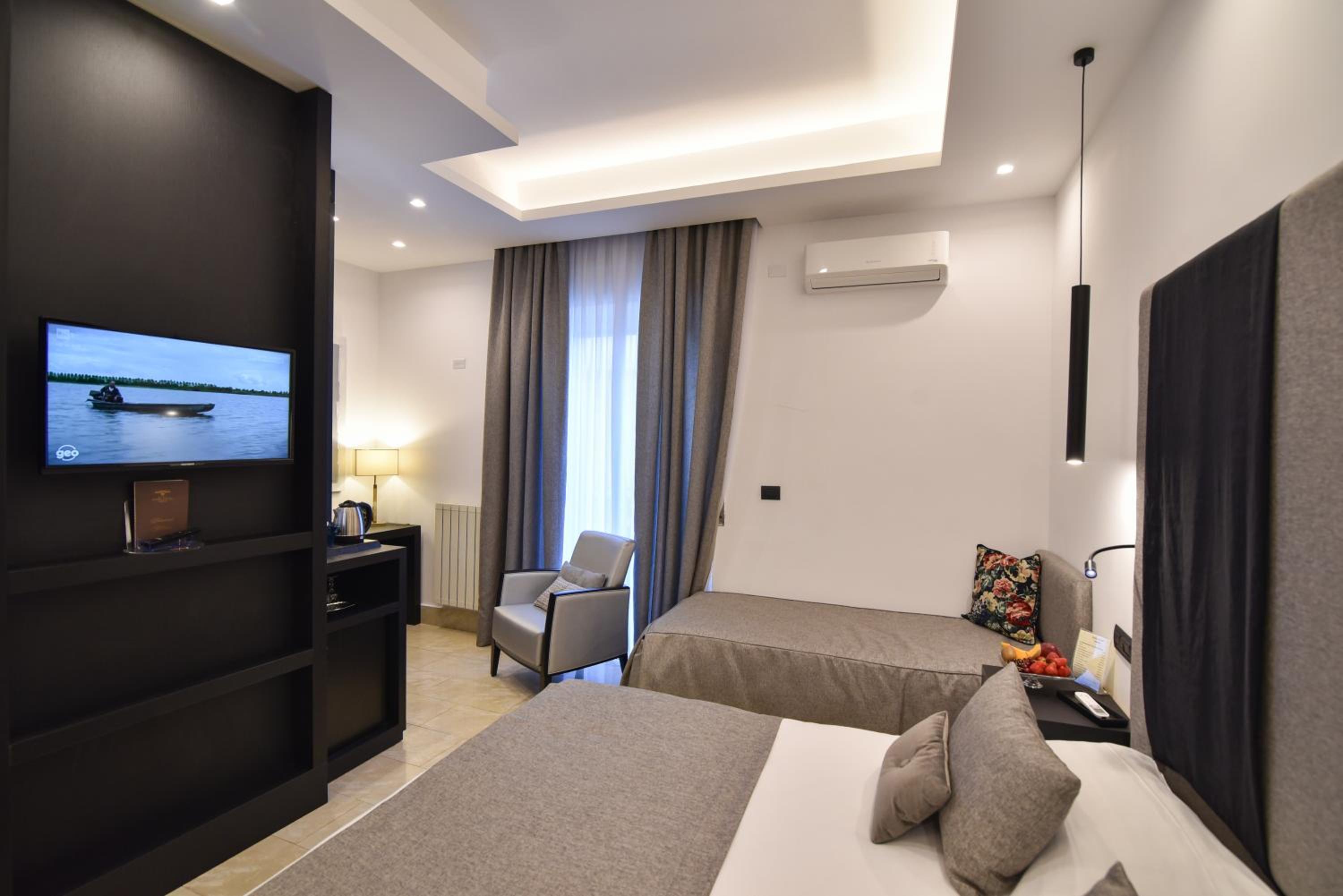 Quadruple Room - Photo 7