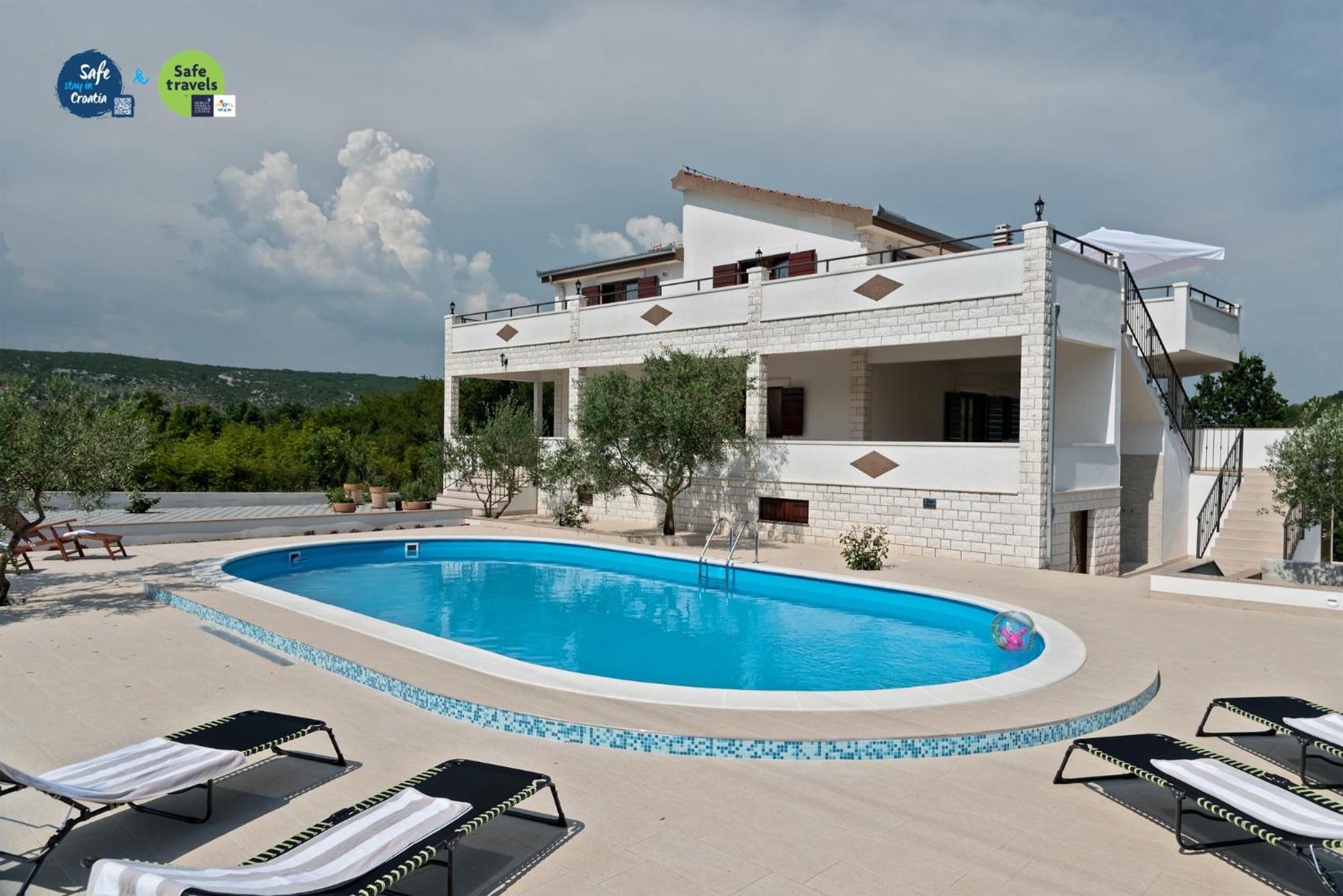 Villa with Private Pool photo 2