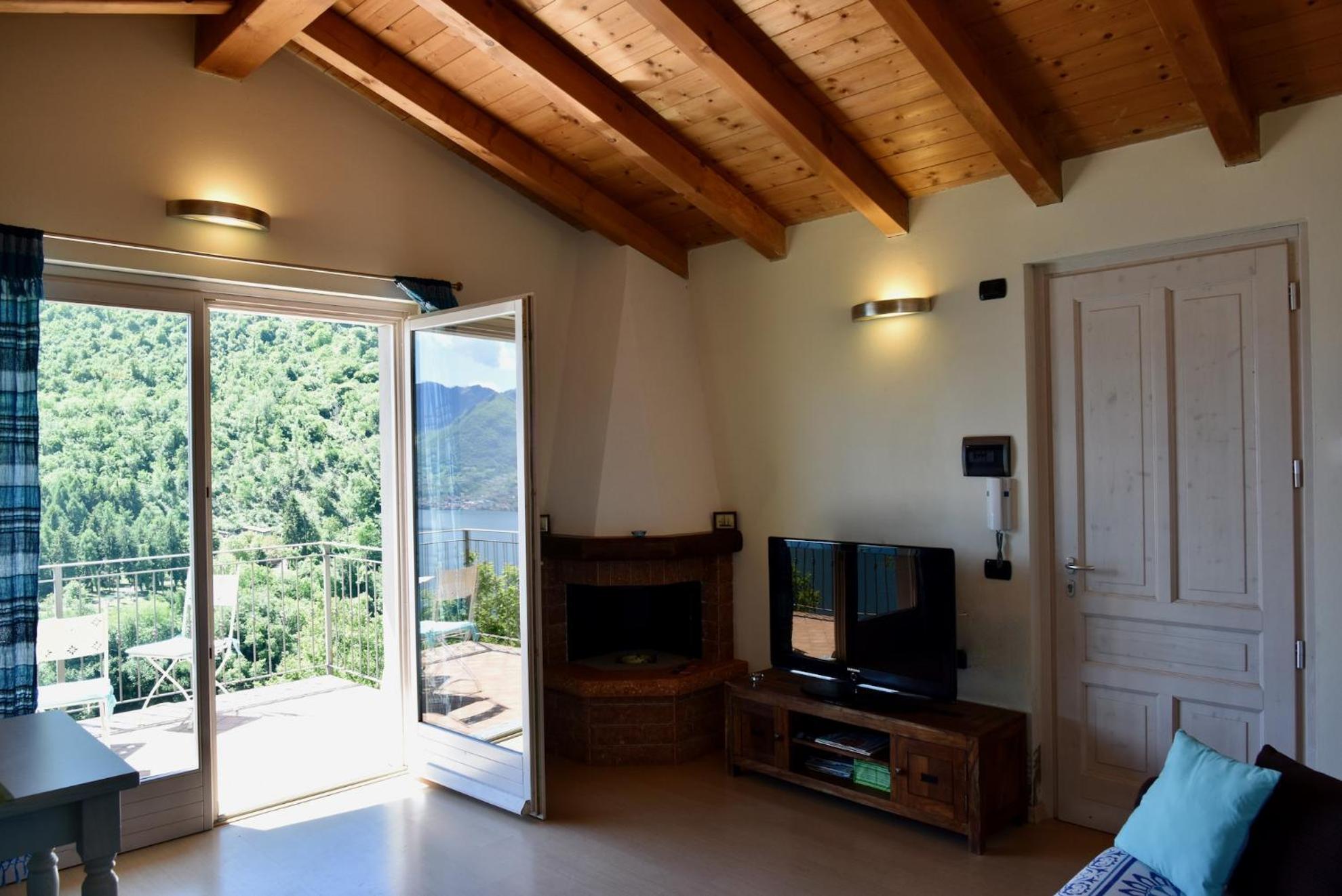 One-Bedroom House photo 1