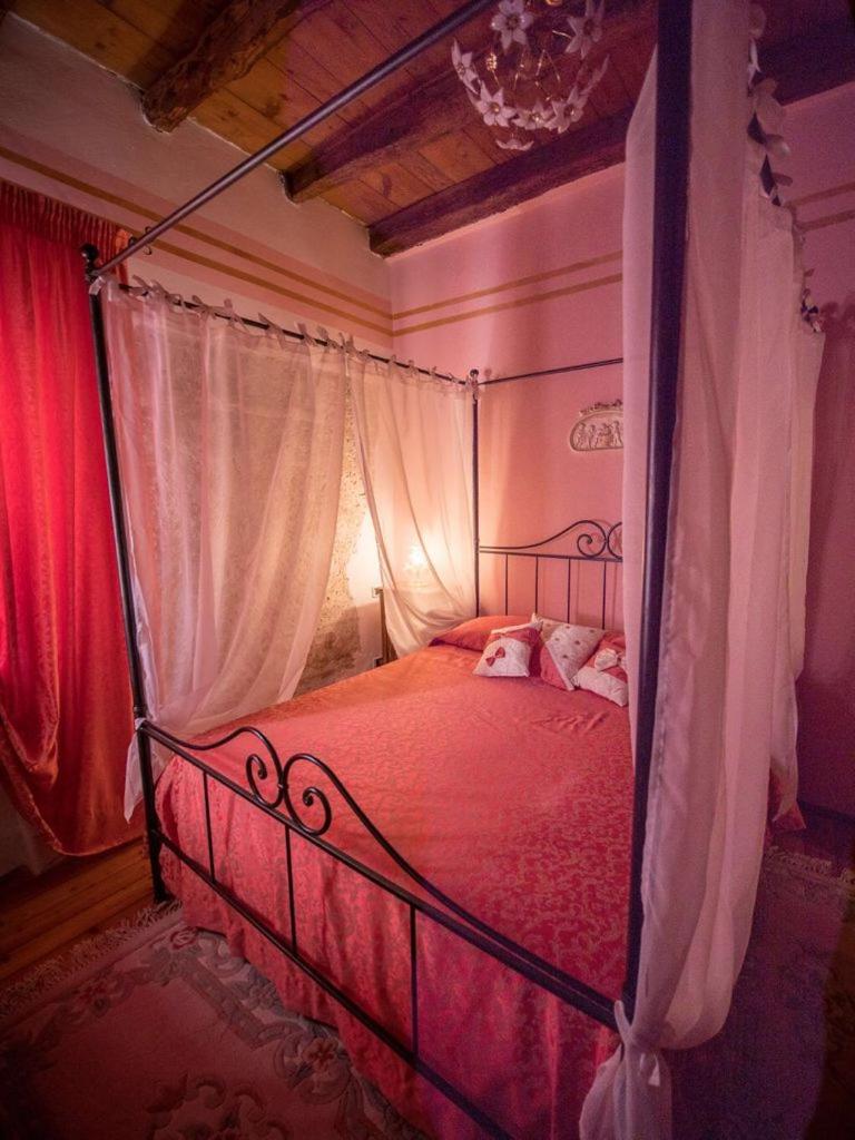 Standard Double Room - Photo 3