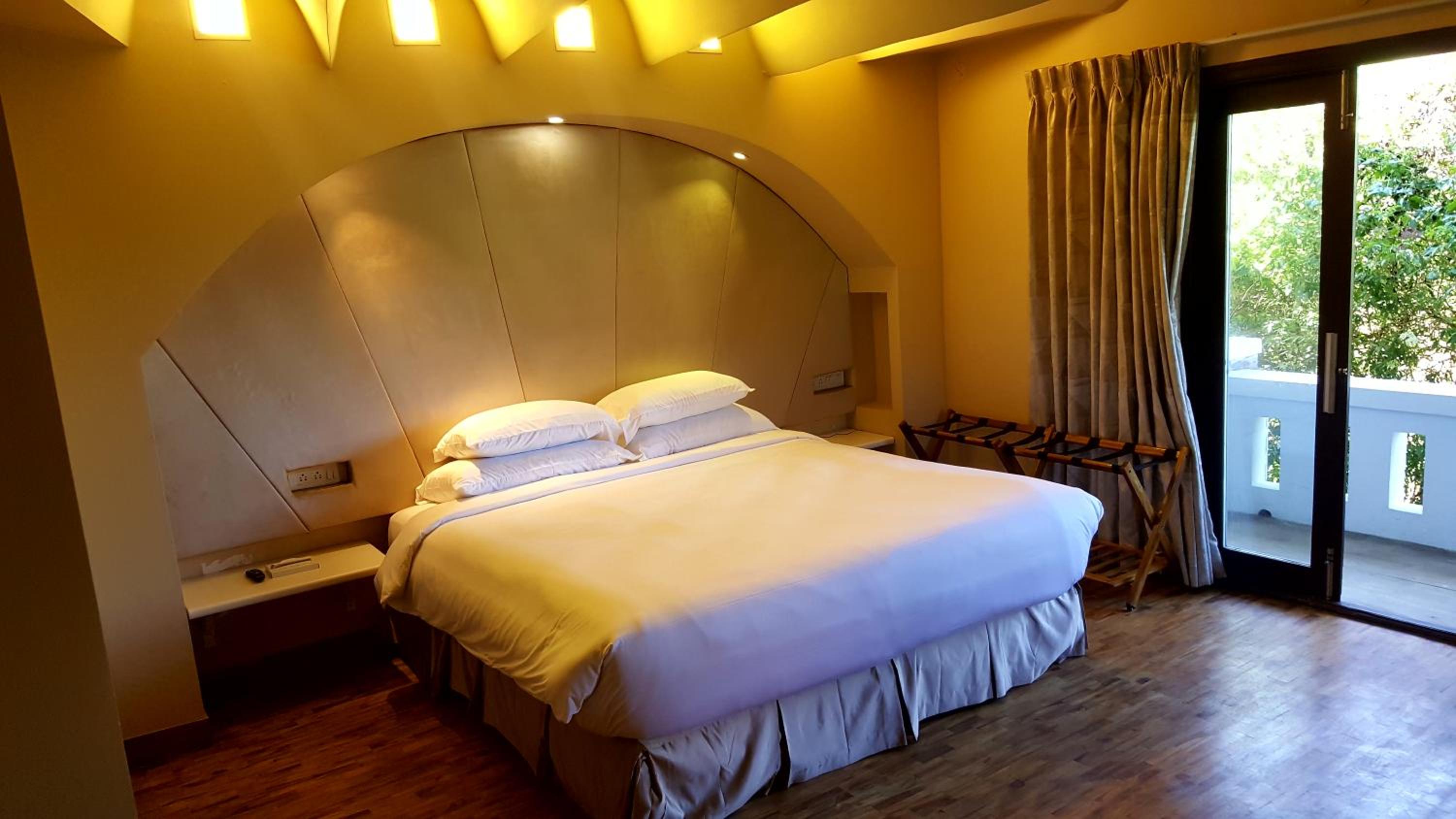 Deluxe Double Room with Balcony - Photo 1