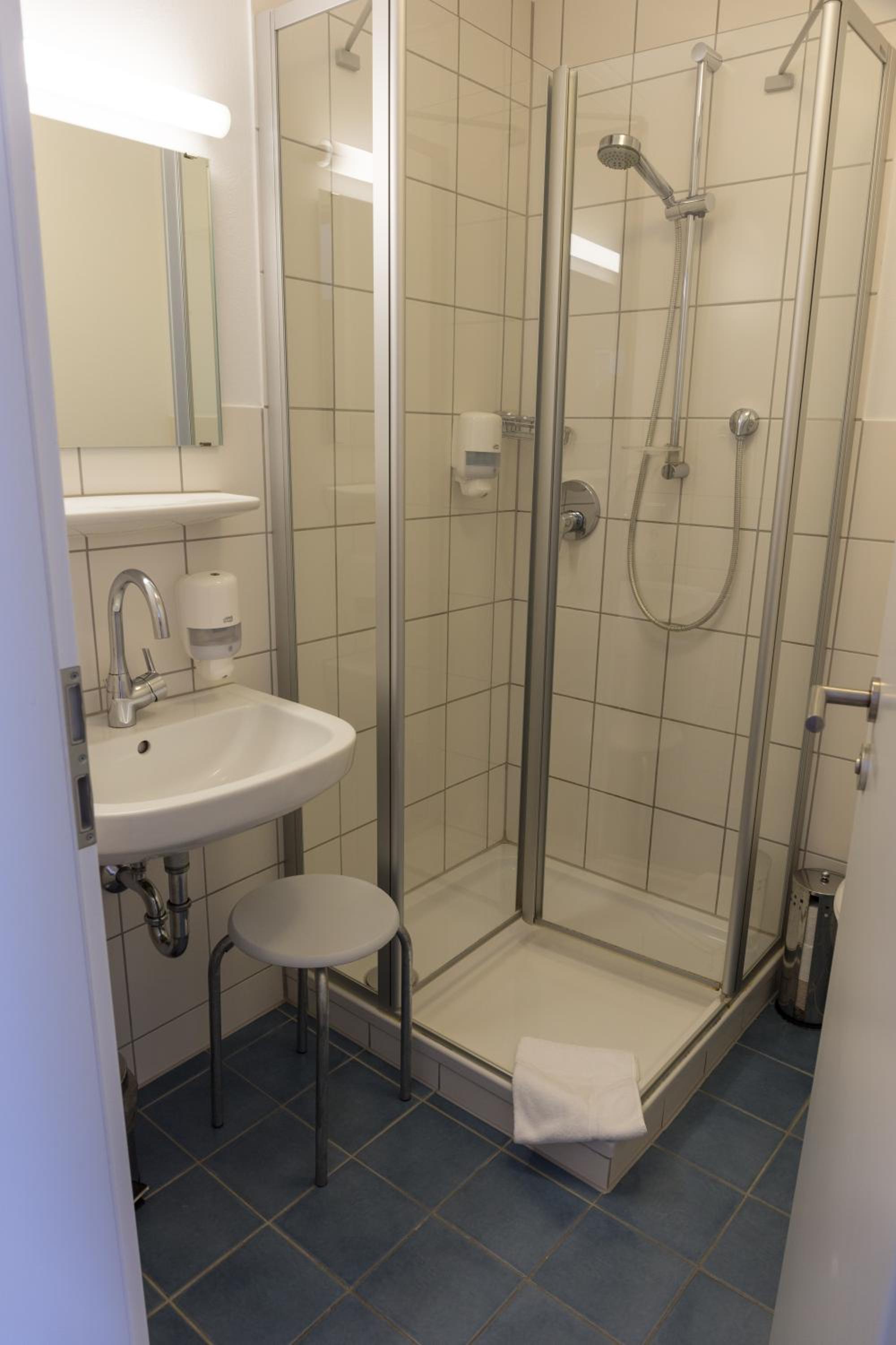 Comfort Single Room with Private Bathroom photo 3