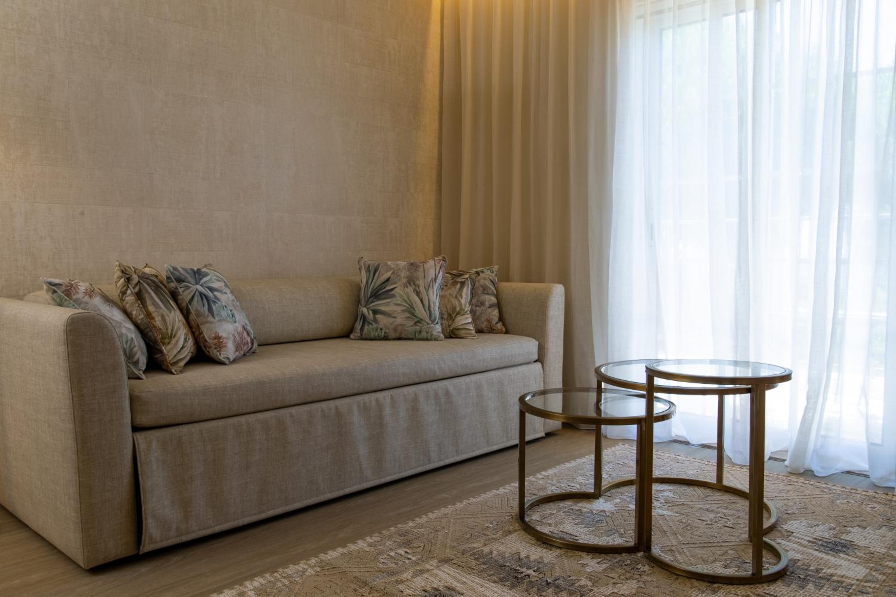 Premium Suite with Sea View (2 Adults + 1 Child up to 10 years old) - Photo 2