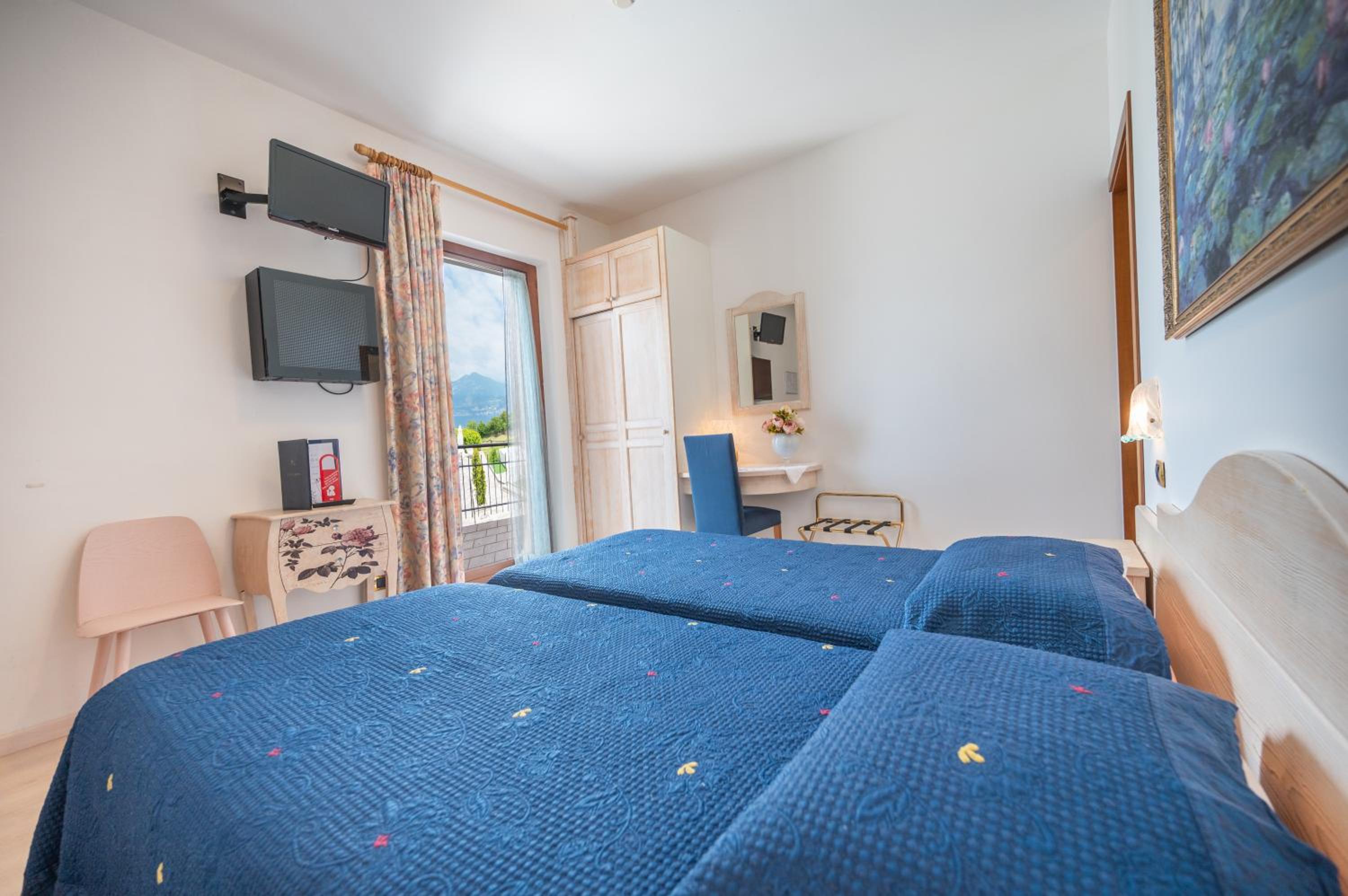 Economy Double Or Twin Room photo 1
