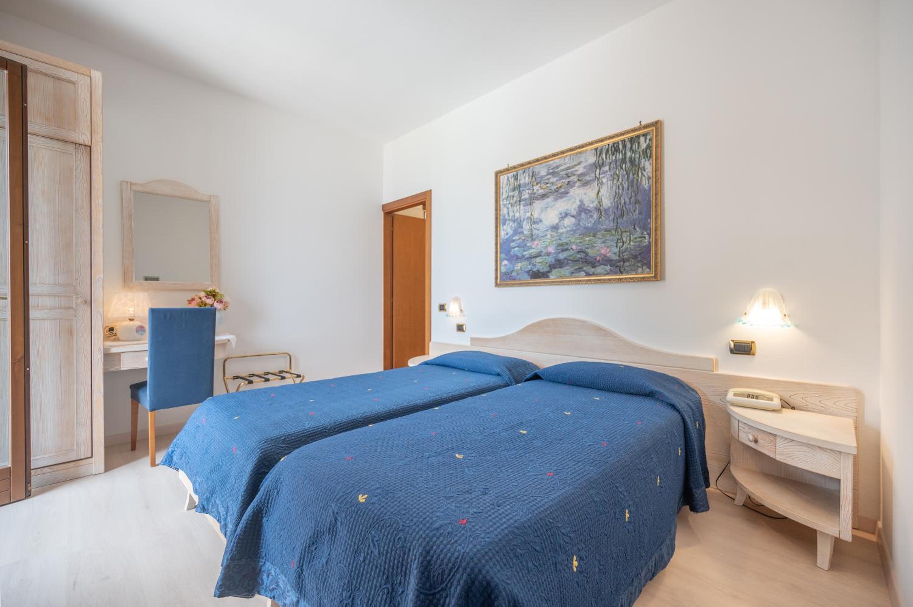 Economy Double Or Twin Room photo 2