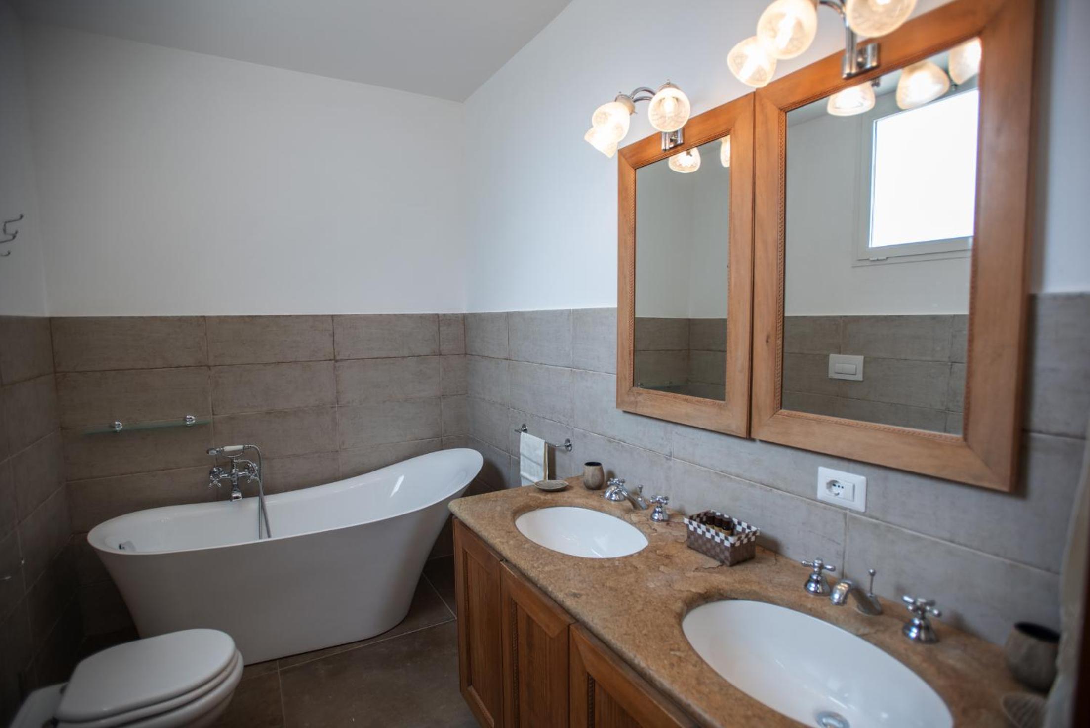 Suite with Terrace - Photo 3