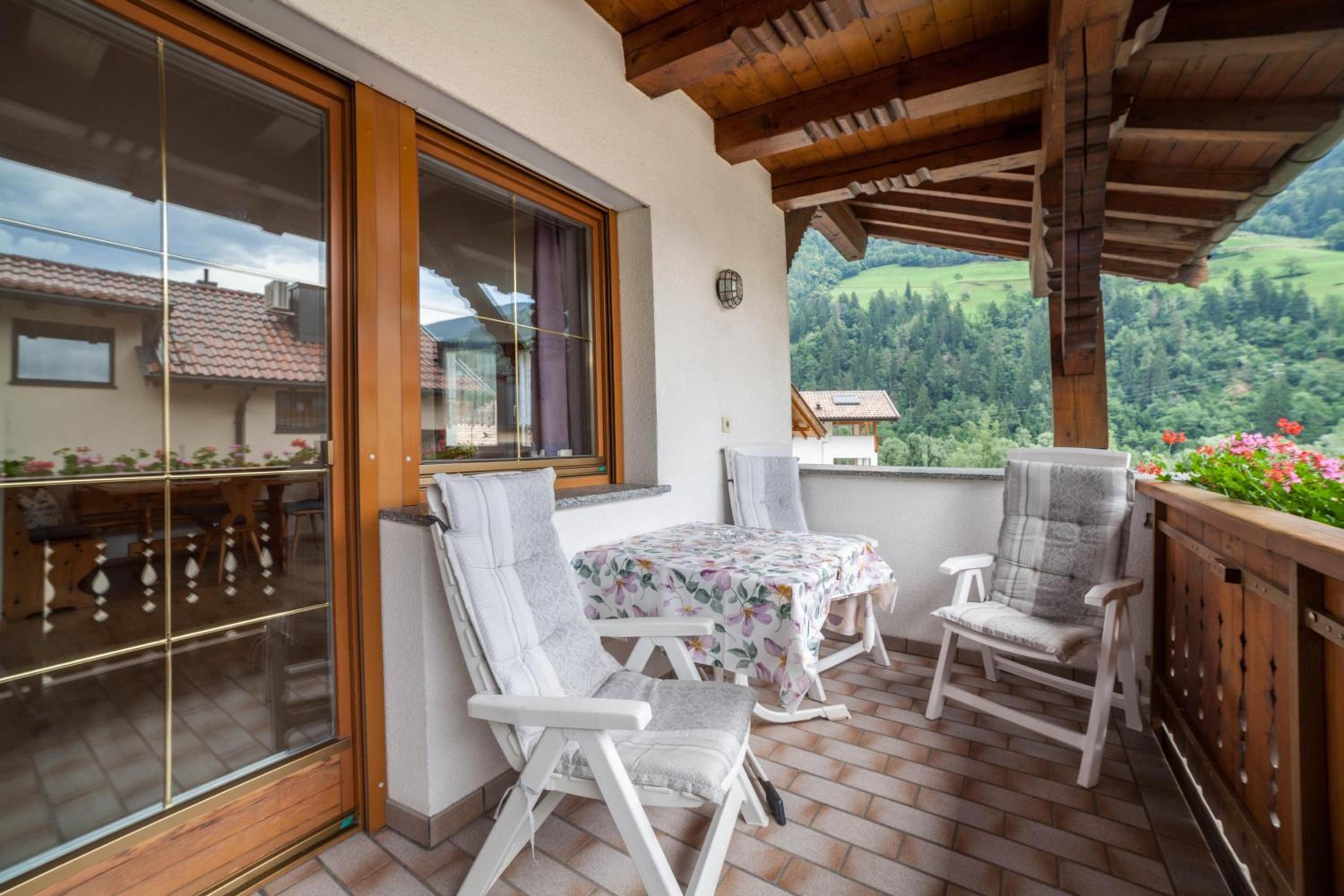 Superior One-Bedroom Apartment with Balcony - Photo 15