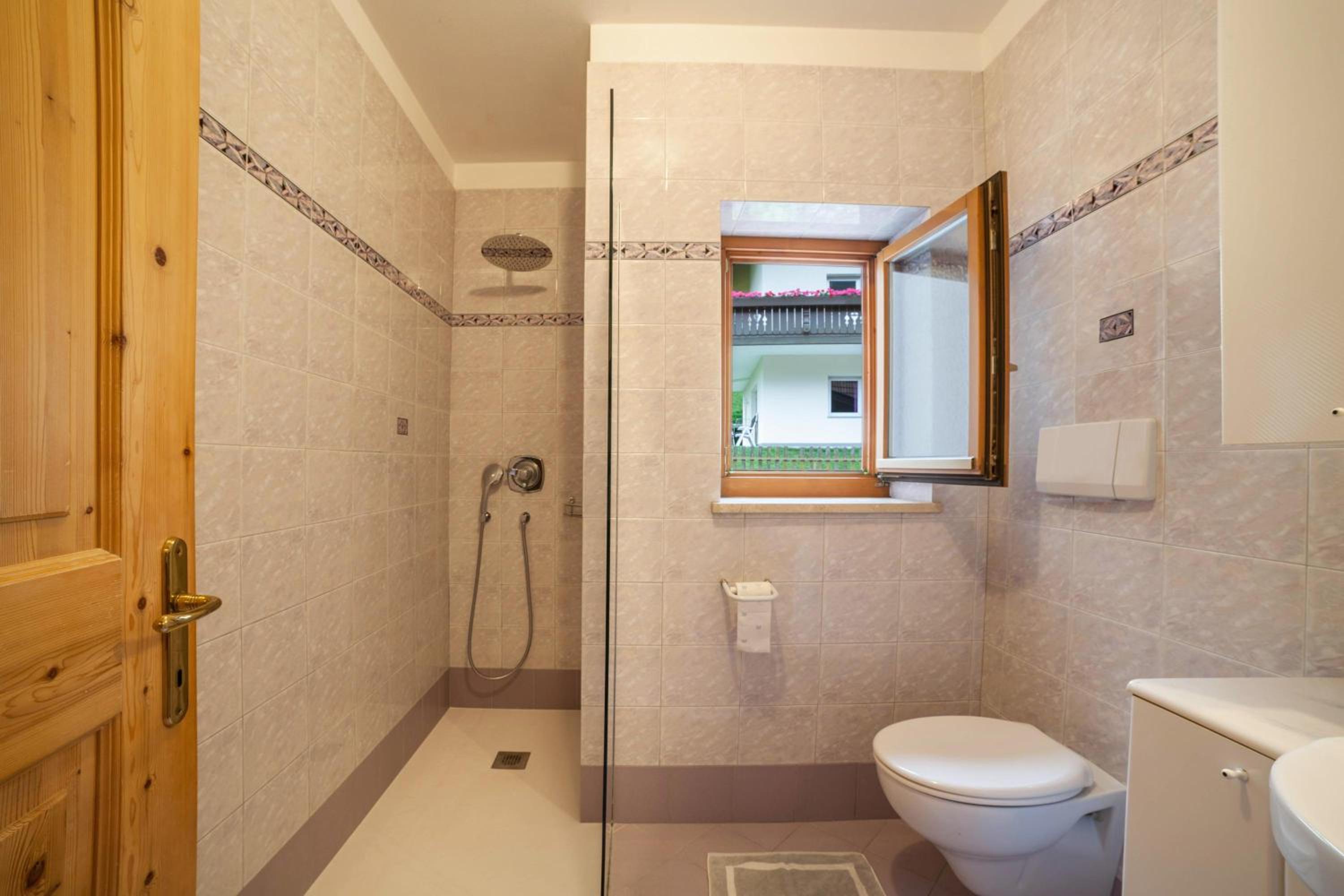 Superior One-Bedroom Apartment with Balcony - Photo 12