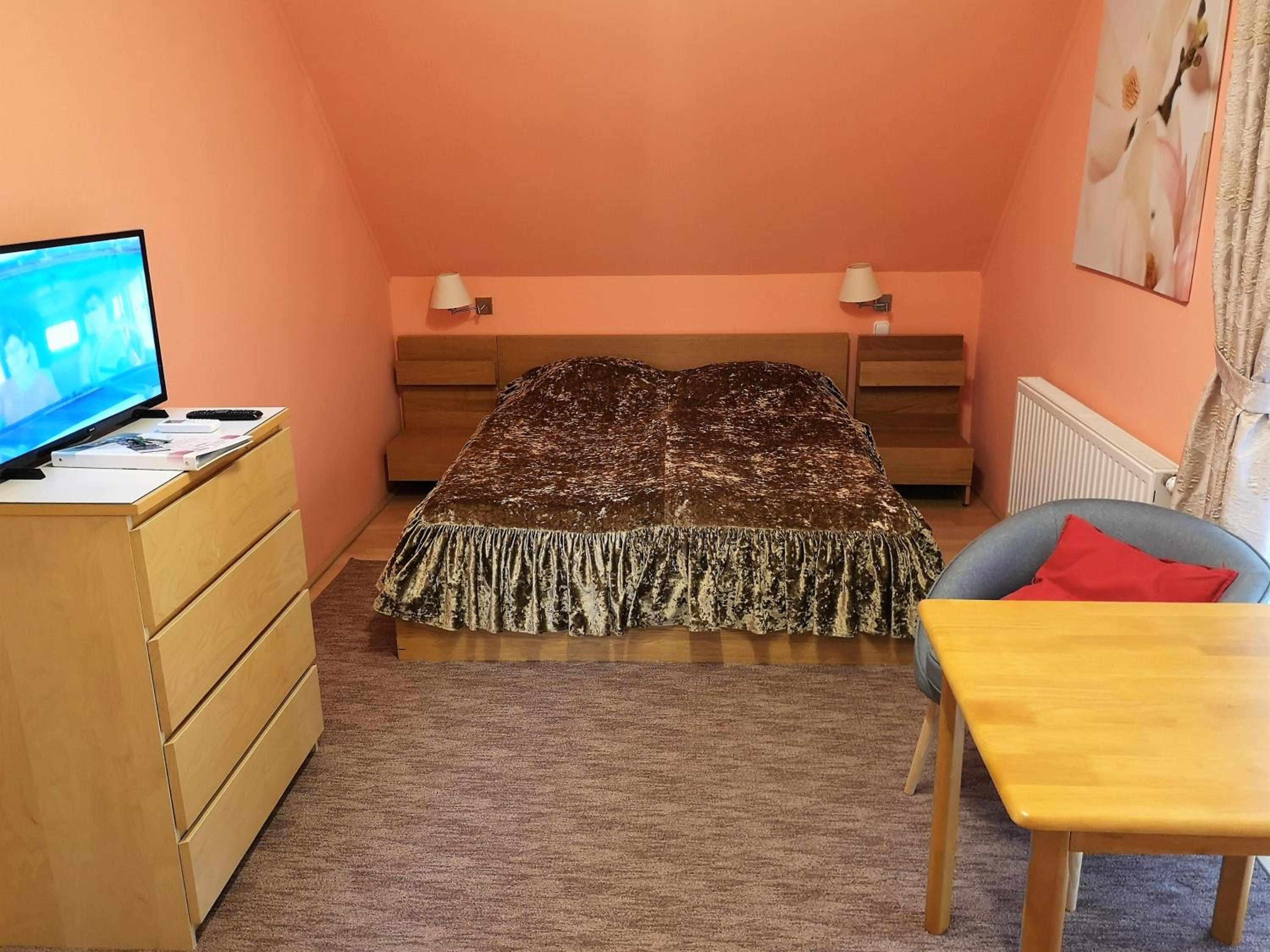 Studio Apartment photo 1