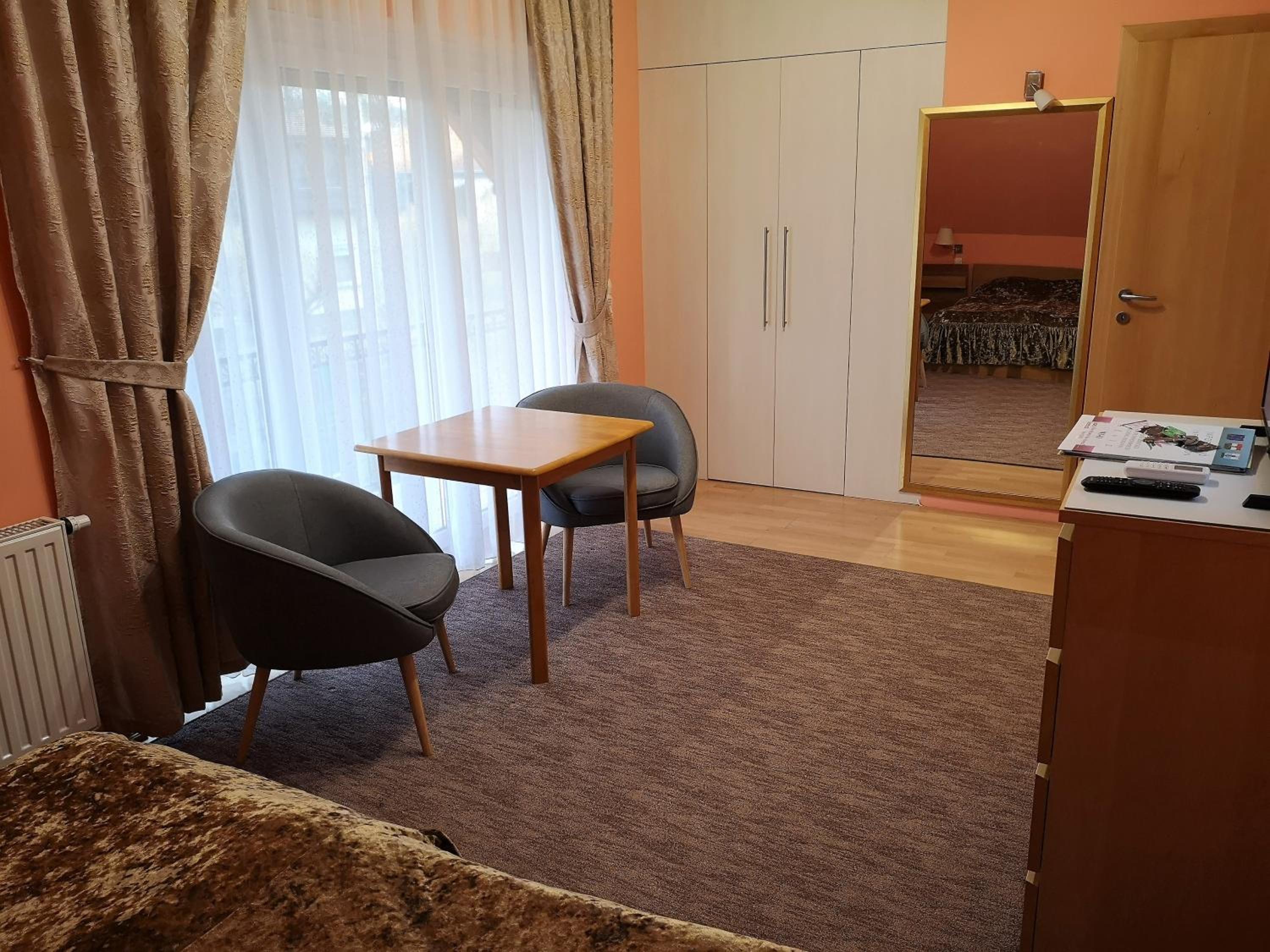 Studio Apartment photo 3