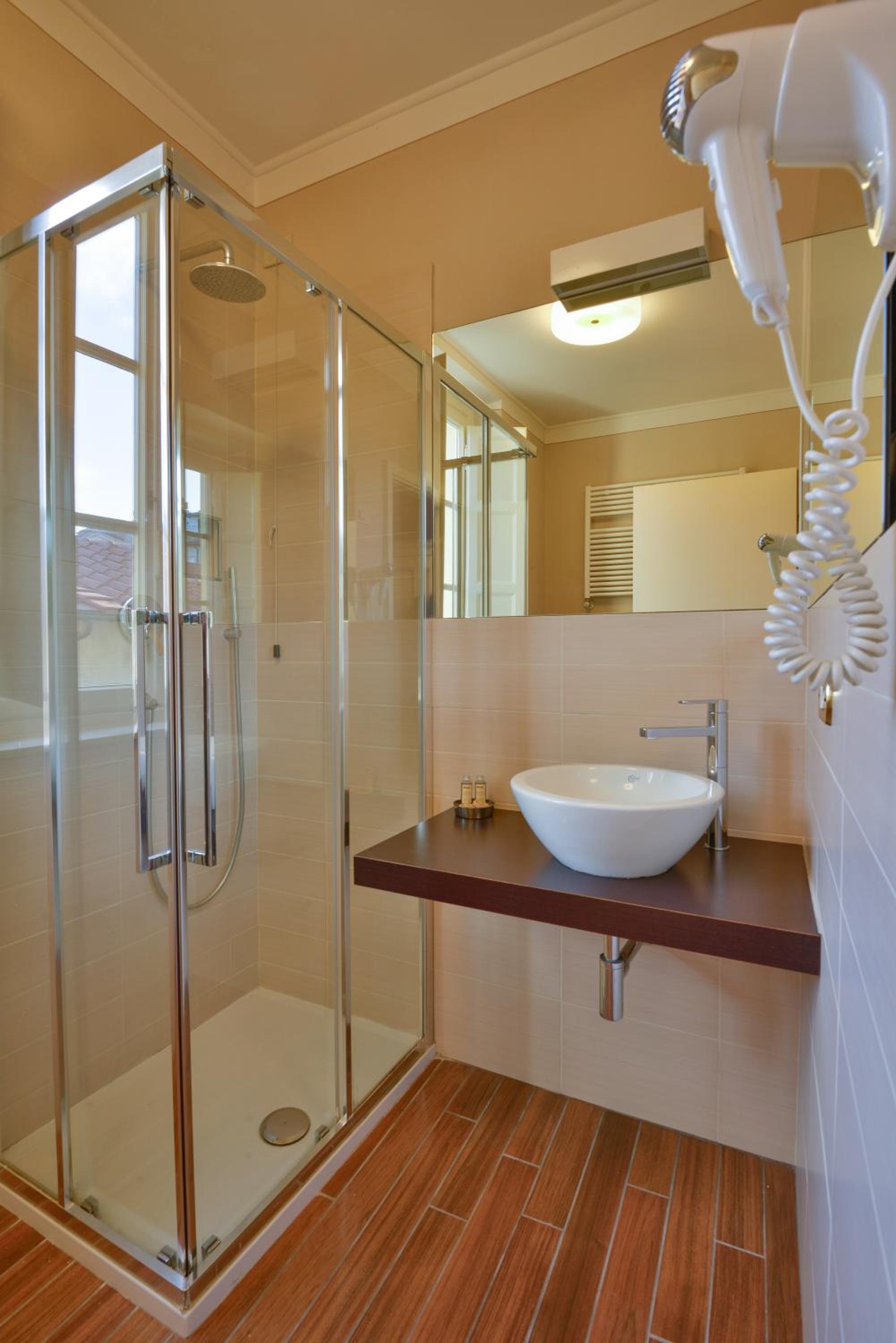 Double Room - Photo 7