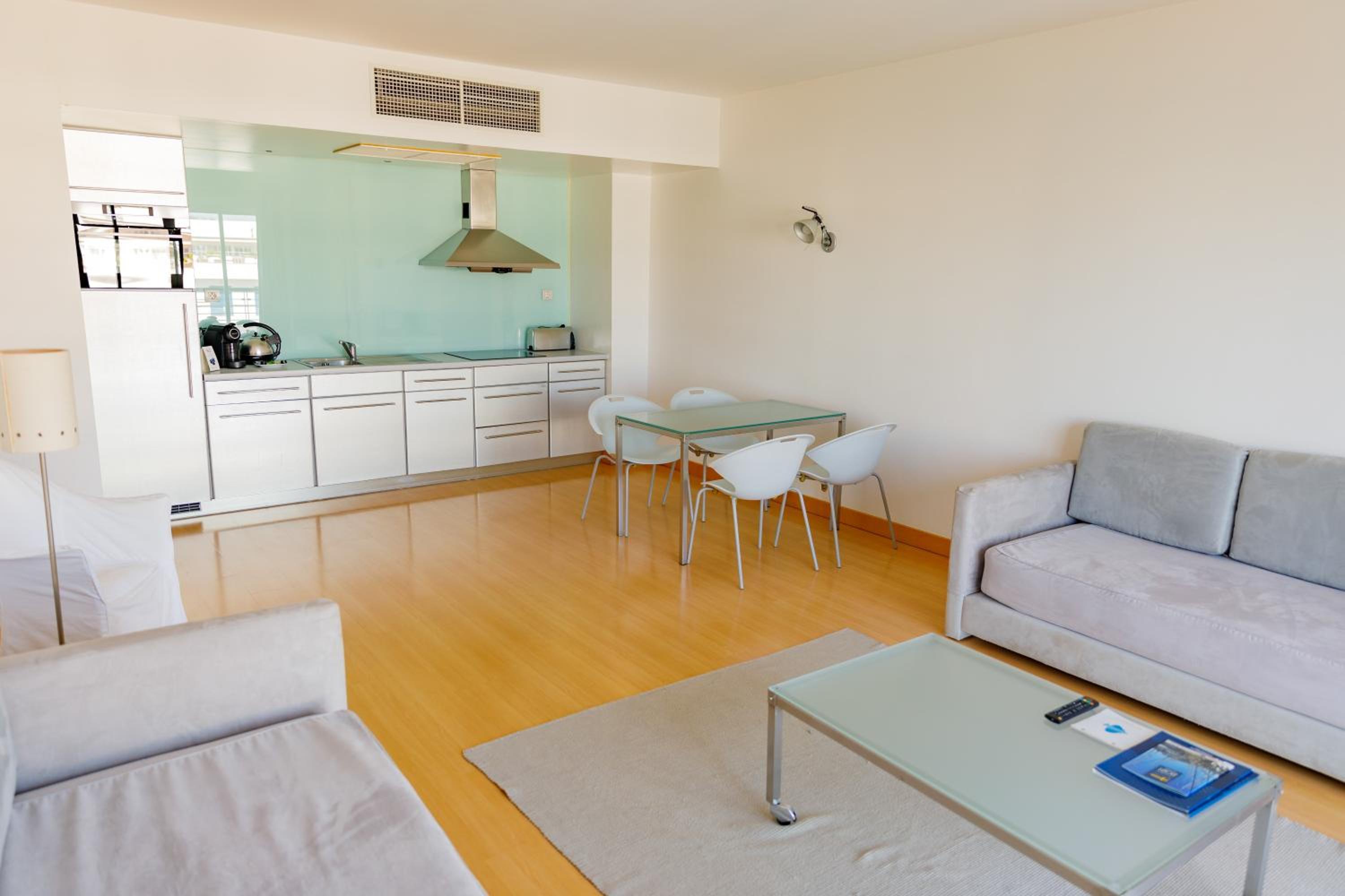 One-Bedroom Suite with Marina or Pool View (1-4 Adults) - Photo 10