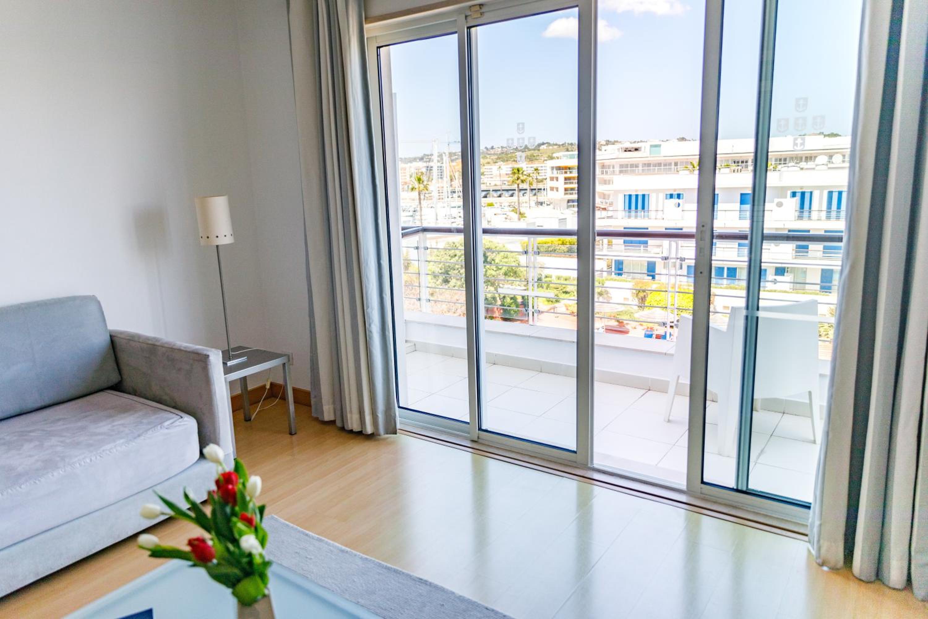 One-Bedroom Suite with Marina or Pool View (1-4 Adults) - Photo 3