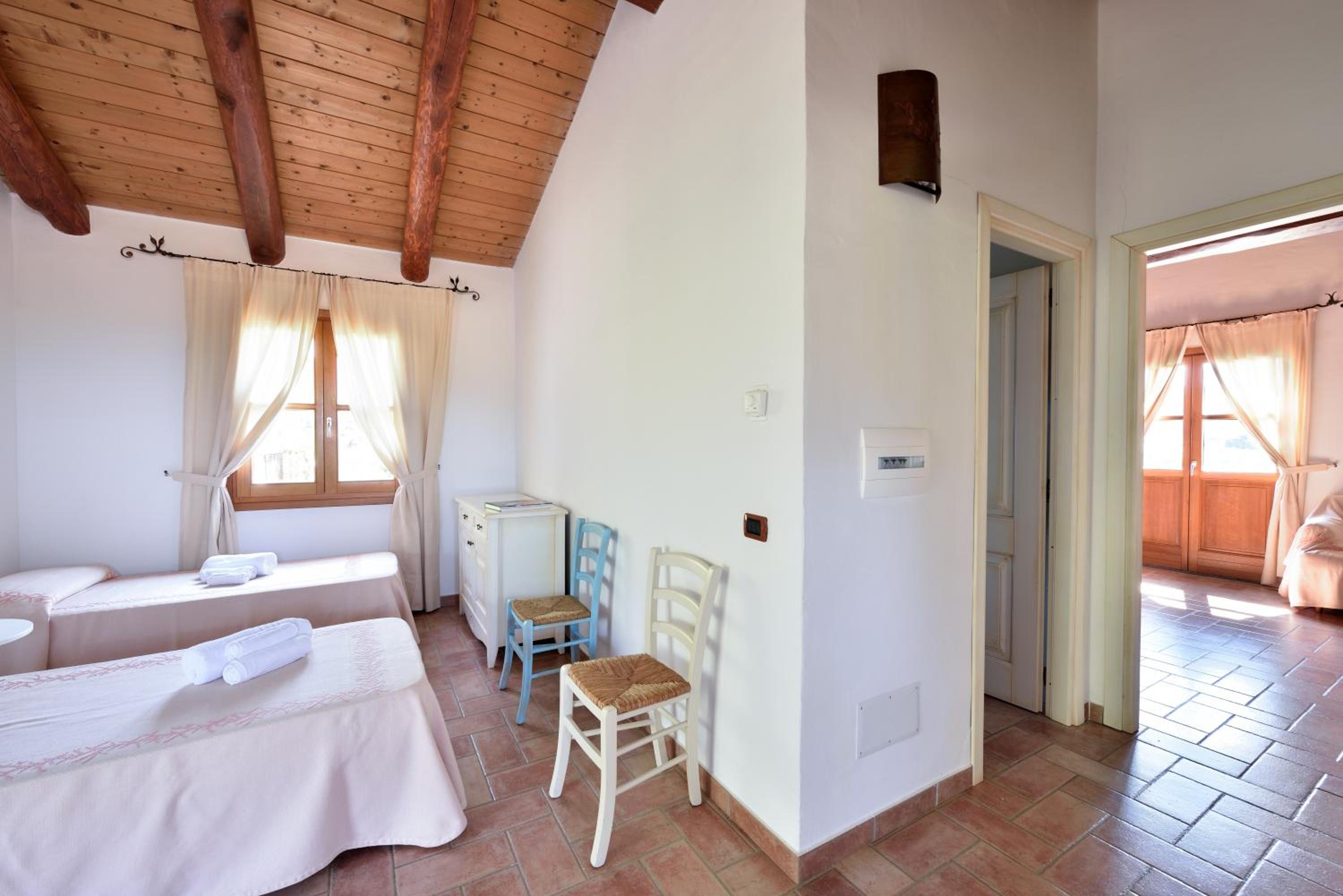Standard Quadruple Room - Photo 4
