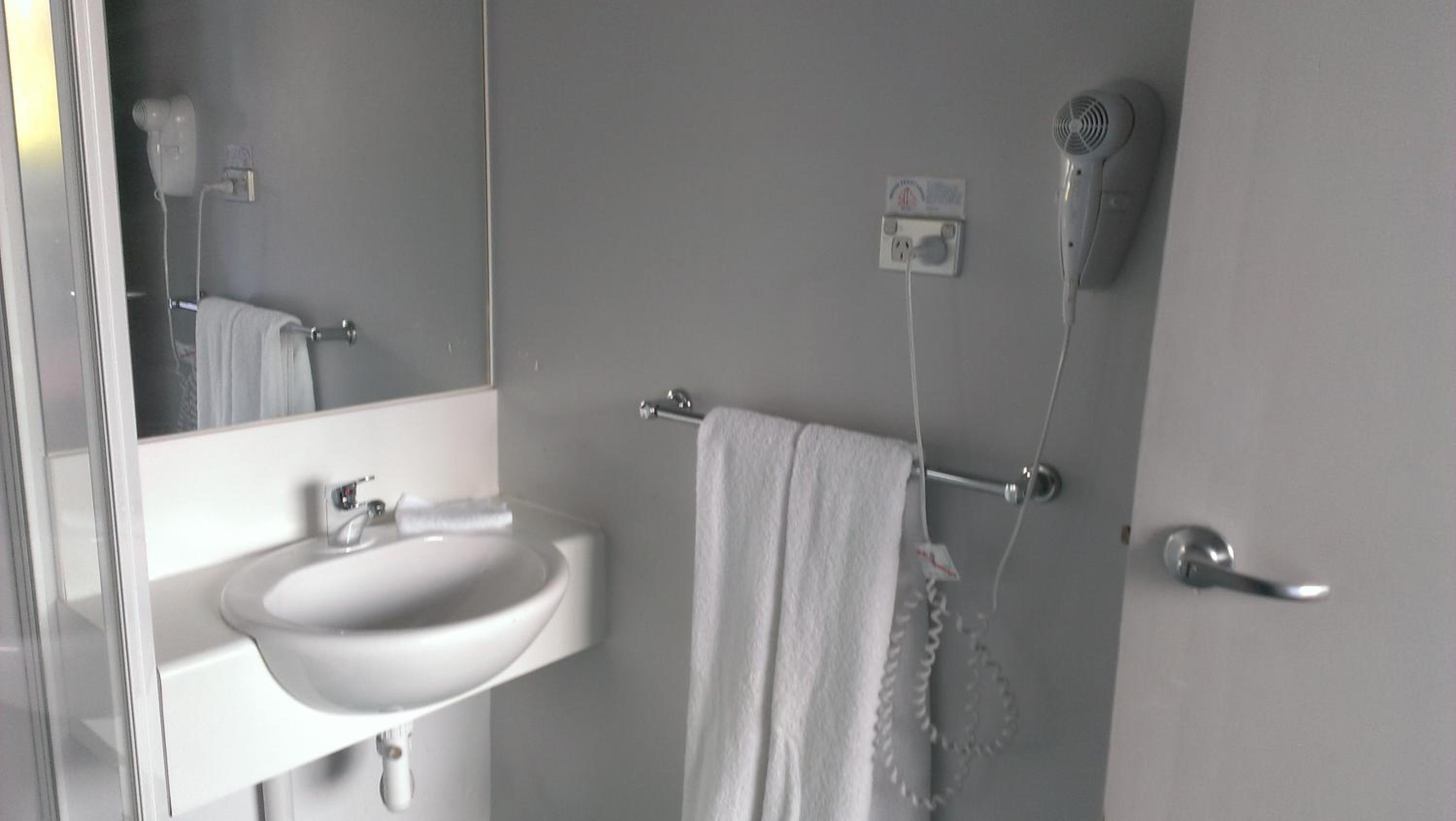 Small Double Room - Photo 9