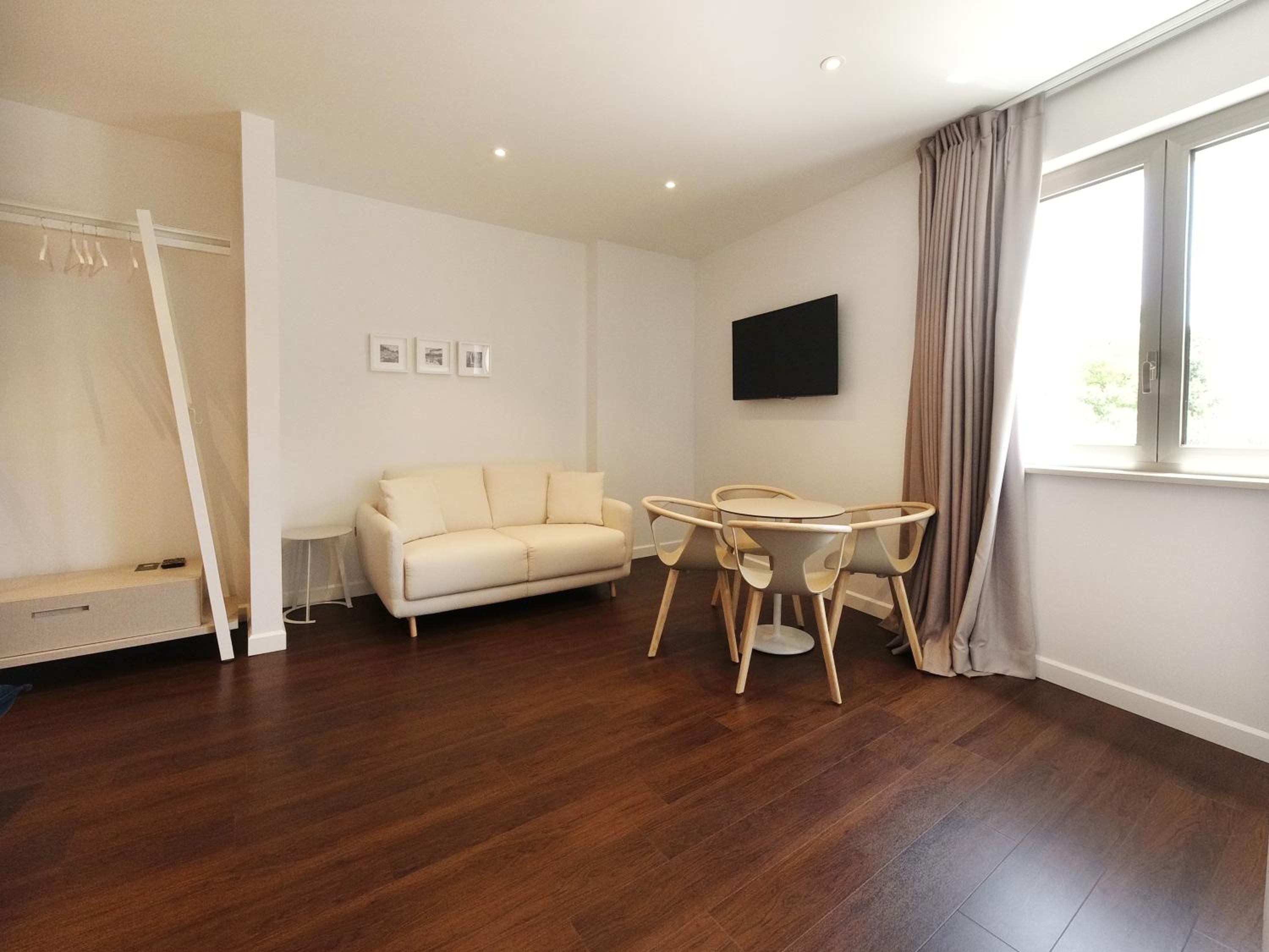 King Studio with Sofa Bed