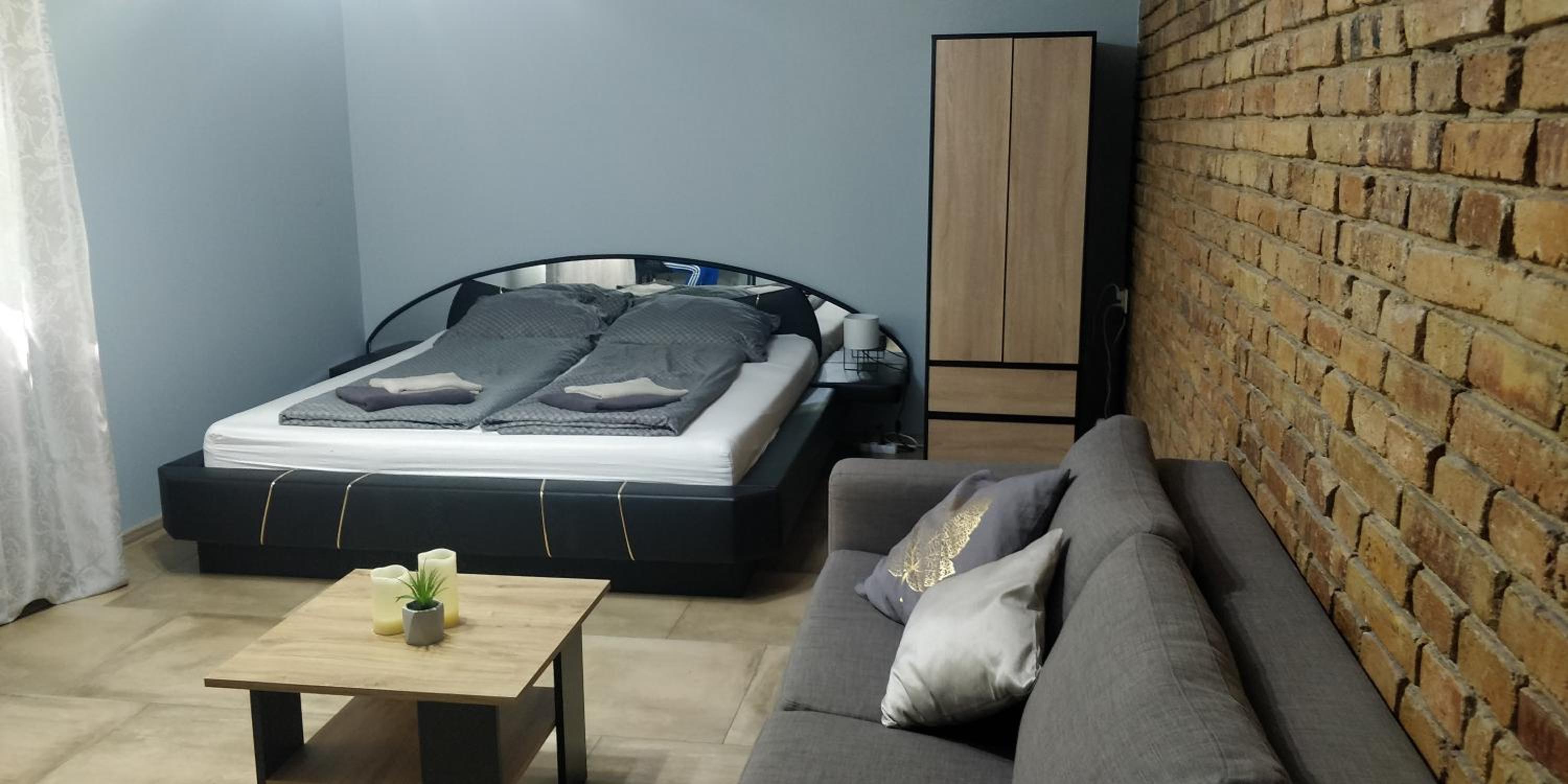 Standard Family Room - Photo 2