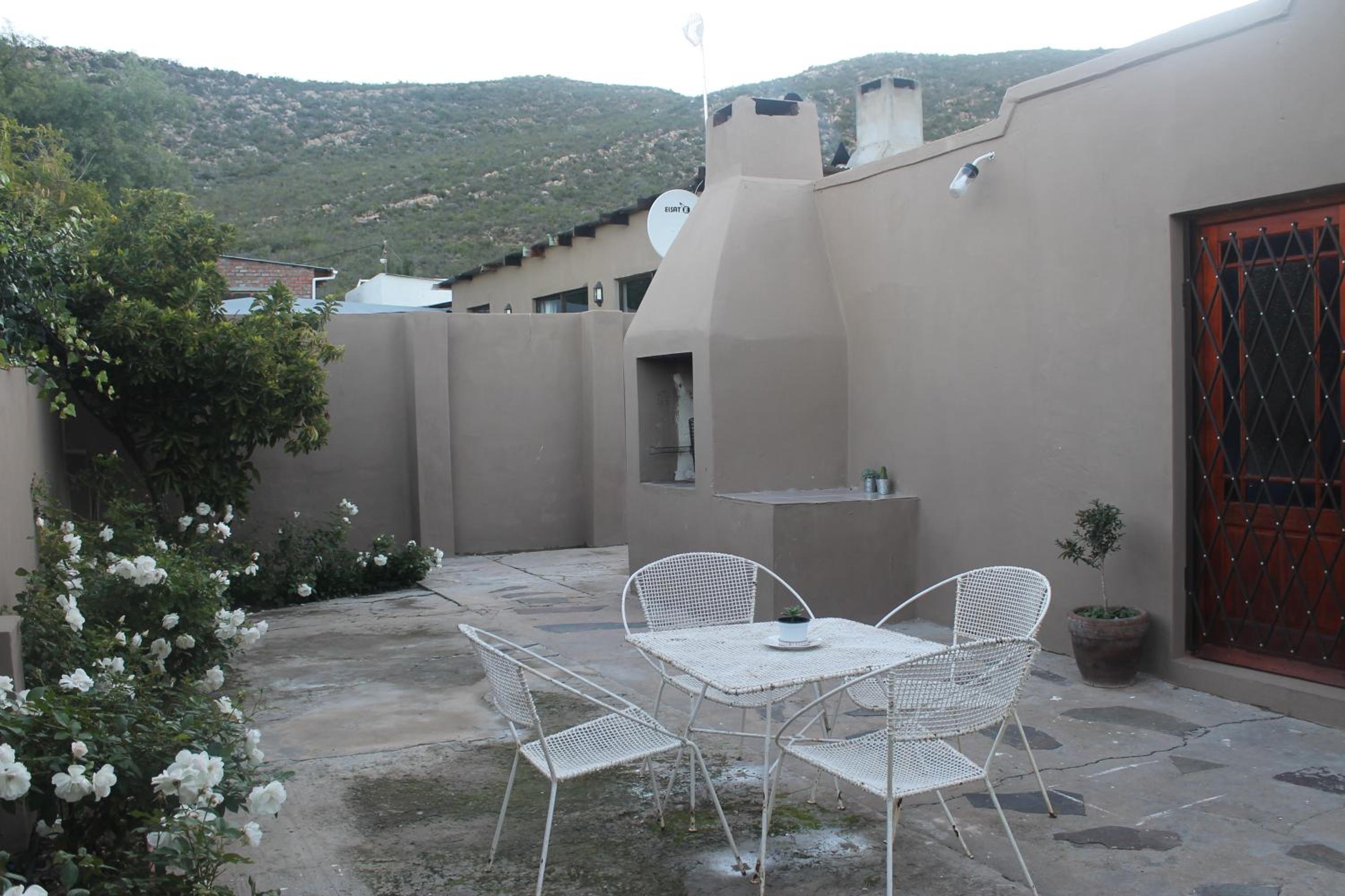 Two-Bedroom House - Photo 35