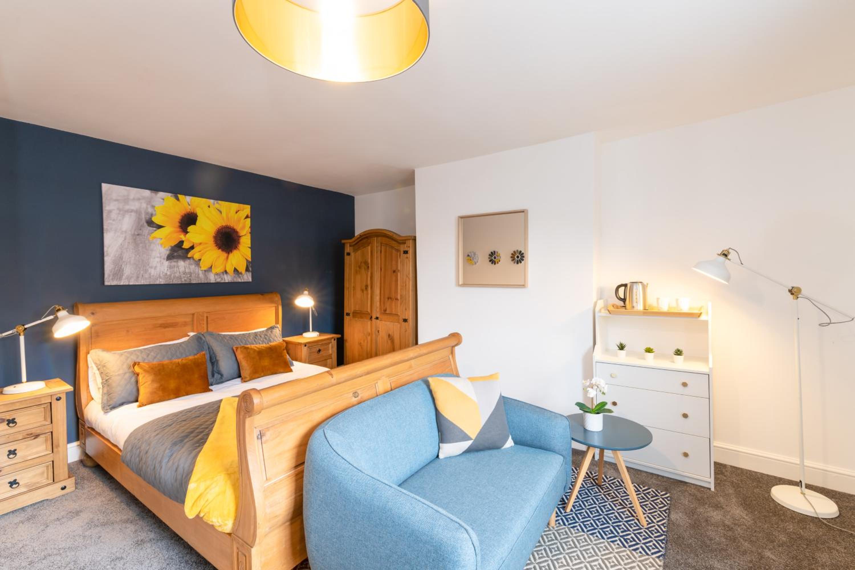 Deluxe King Room - Photo 19
