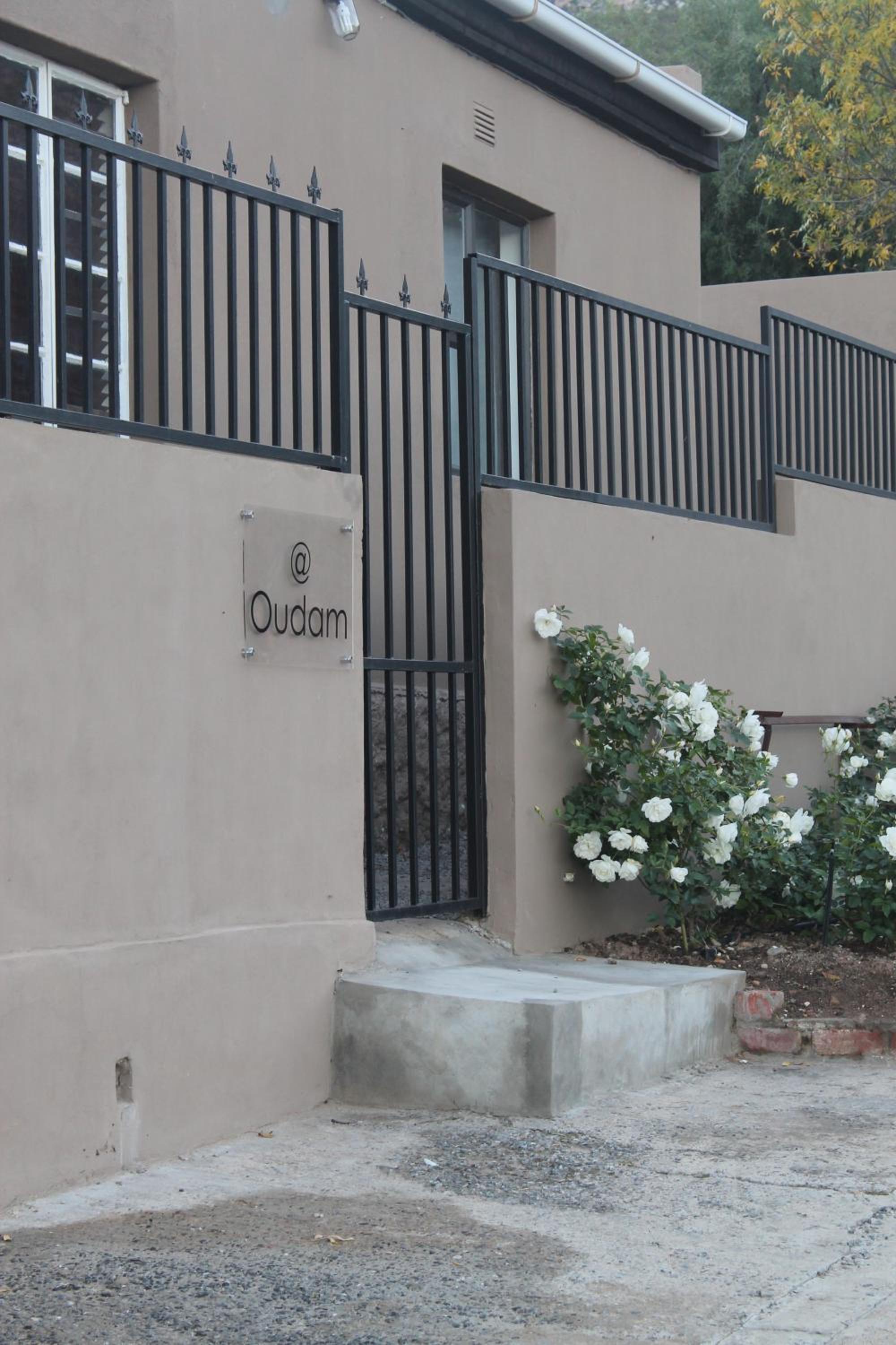 Two-Bedroom House - Photo 16