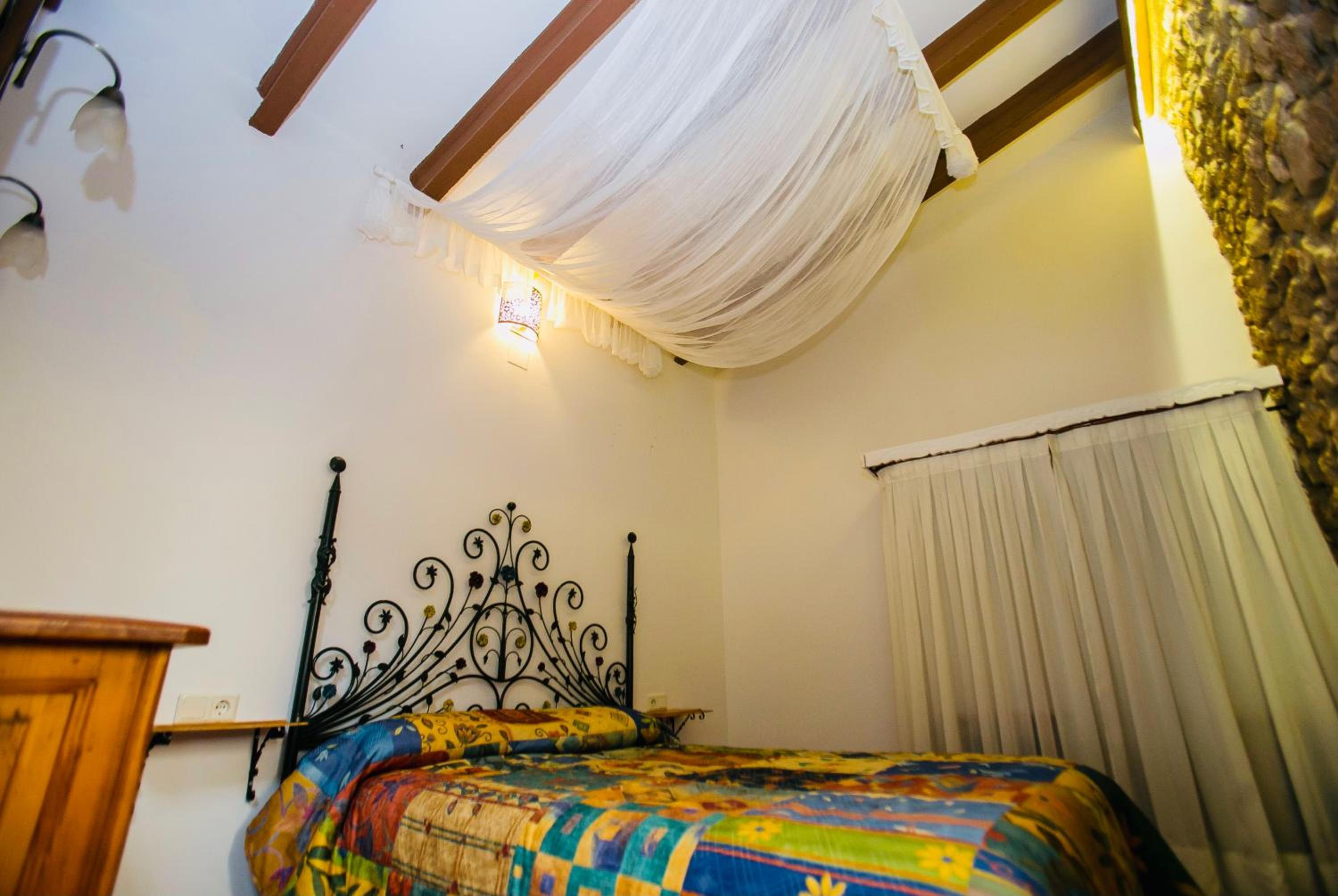 One-Bedroom House - Photo 13