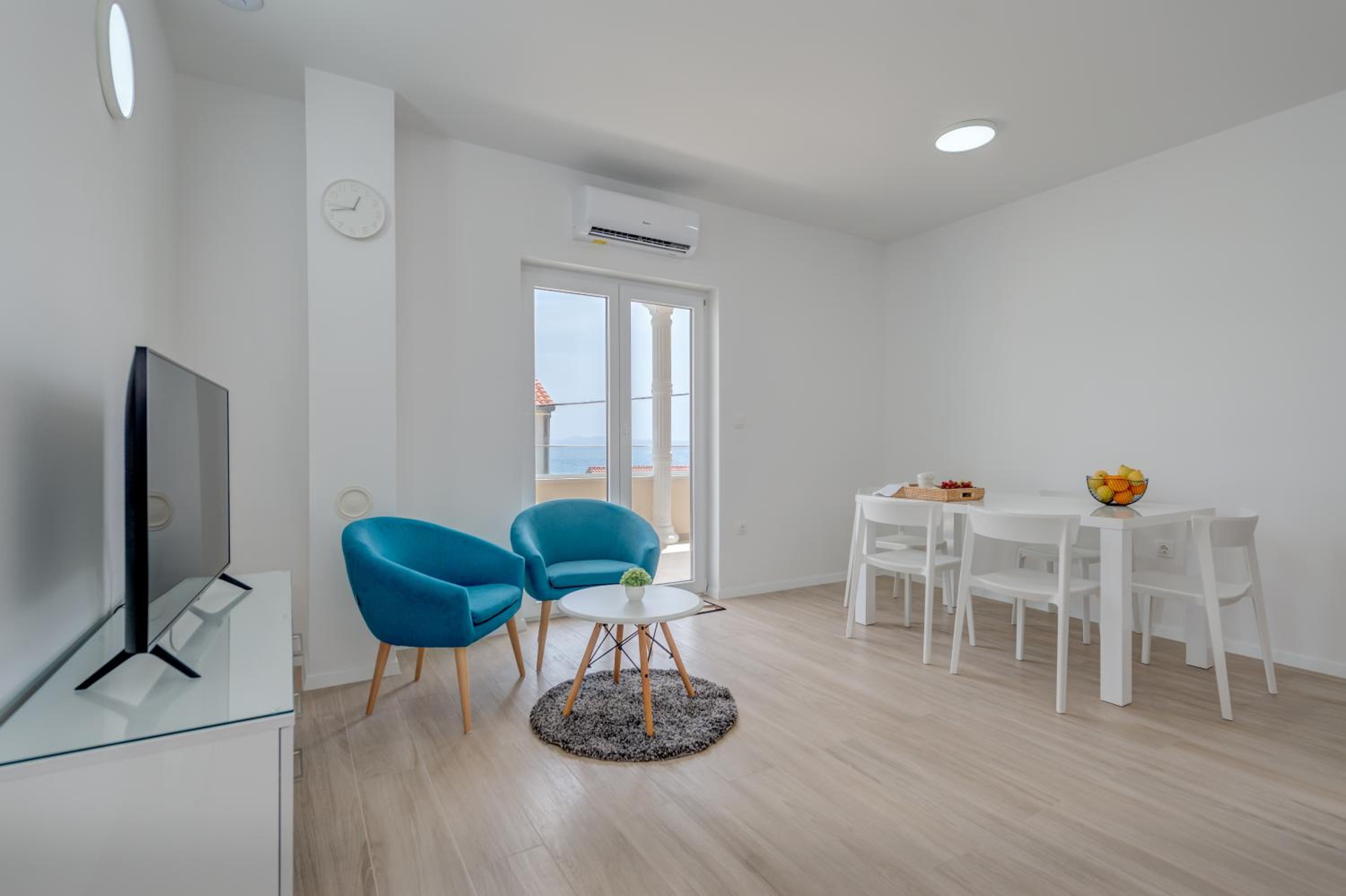 Apartment with Terrace