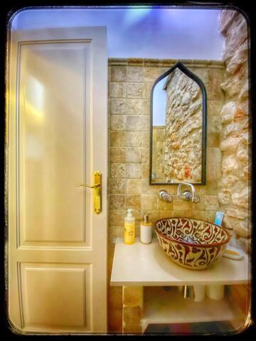 One-Bedroom House - Photo 23