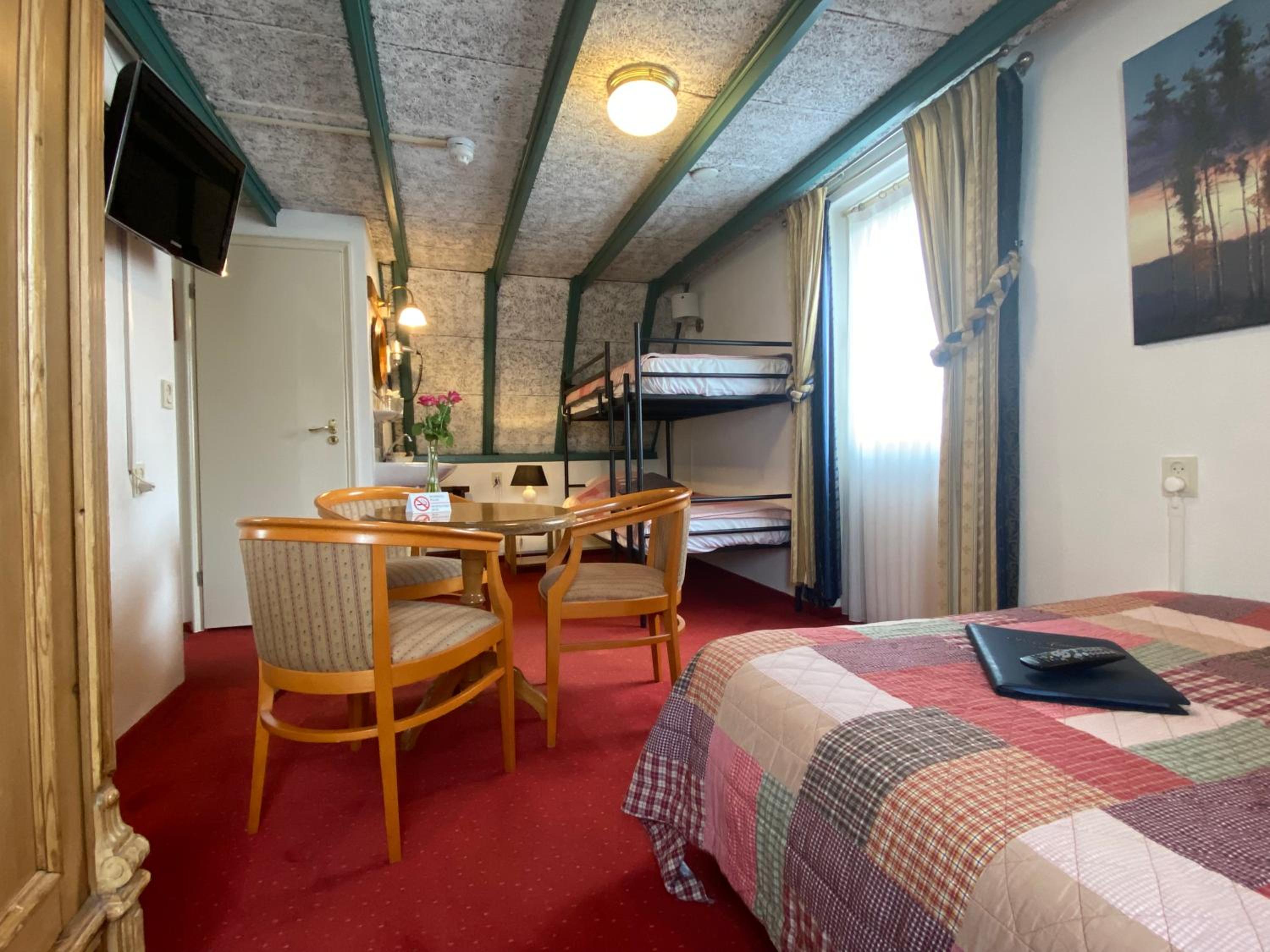 Quadruple Room photo 2