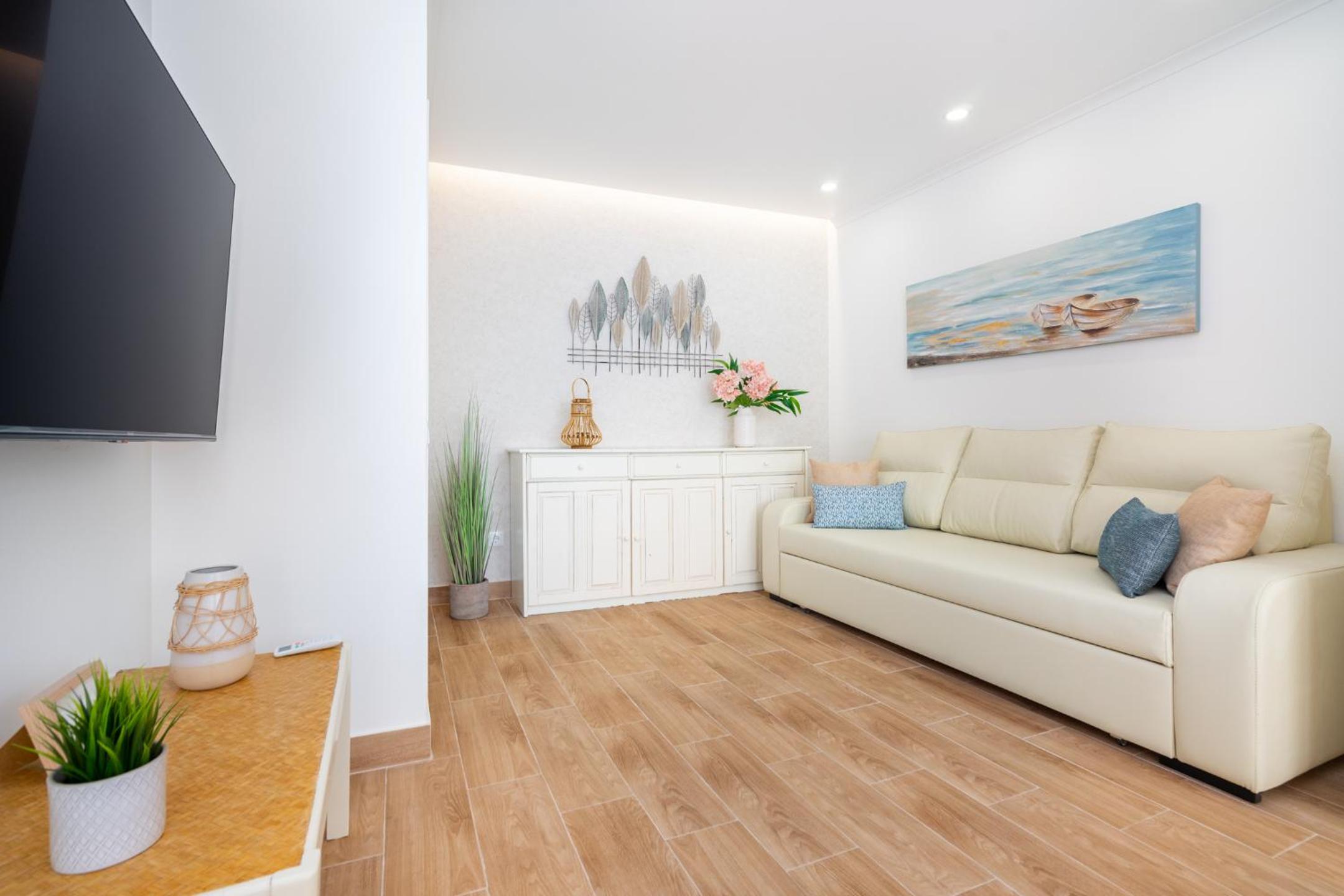 One-Bedroom Apartment - Photo 1