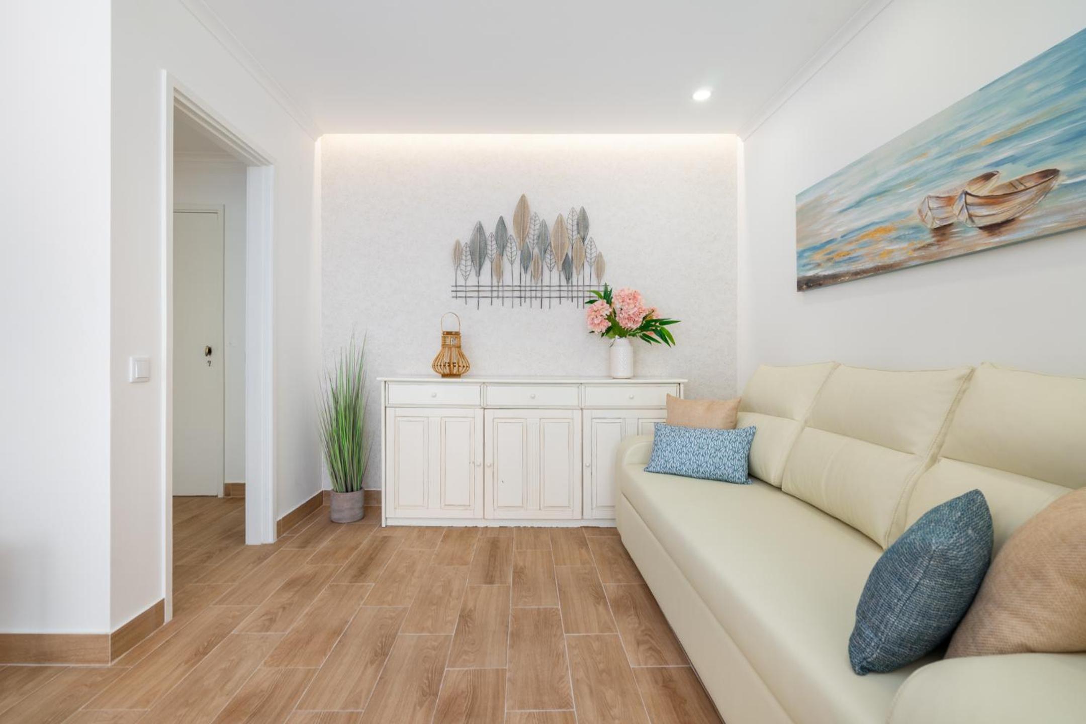 One-Bedroom Apartment - Photo 12